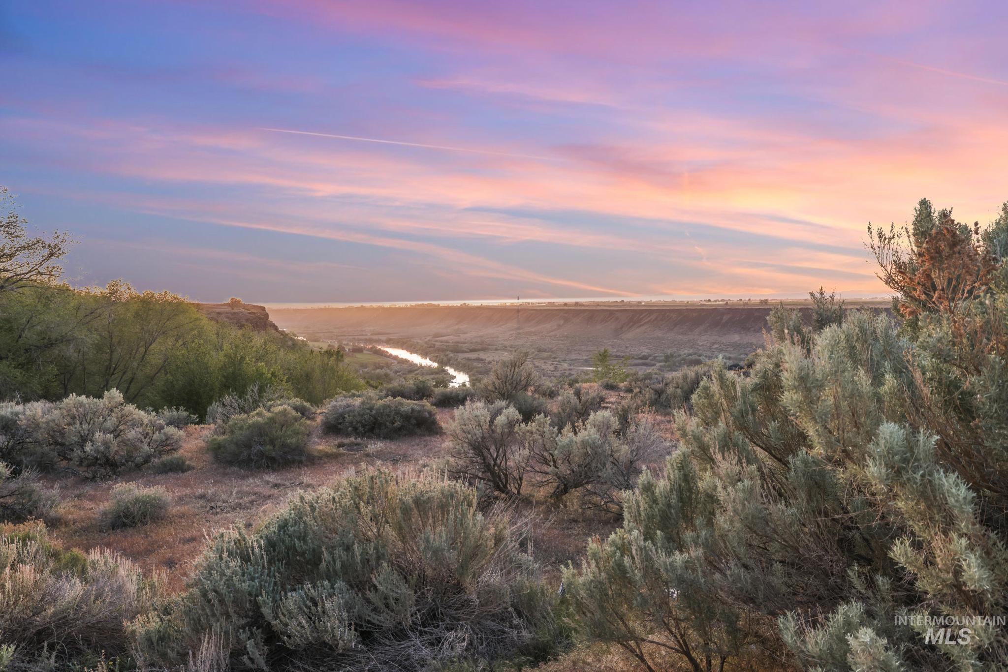 1752 E 4550 N, Buhl, Idaho 83316, 3 Bedrooms, 3.5 Bathrooms, Residential For Sale, Price $950,000,MLS 98985051
