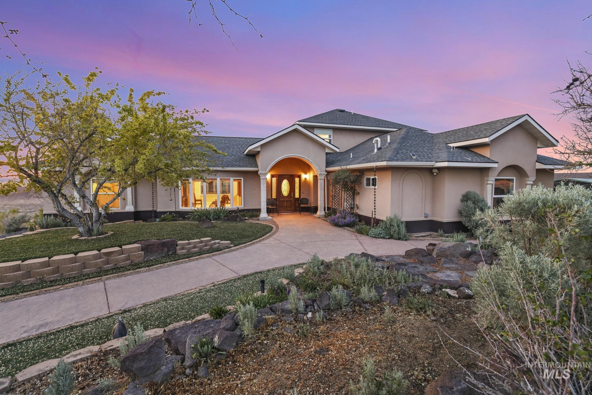 1752 E 4550 N, Buhl, Idaho 83316, 3 Bedrooms, 3.5 Bathrooms, Residential For Sale, Price $950,000,MLS 98985051