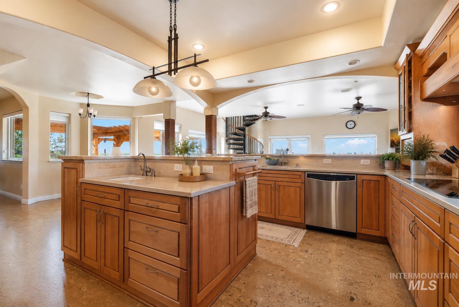 1752 E 4550 N, Buhl, Idaho 83316, 3 Bedrooms, 3.5 Bathrooms, Residential For Sale, Price $950,000,MLS 98985051