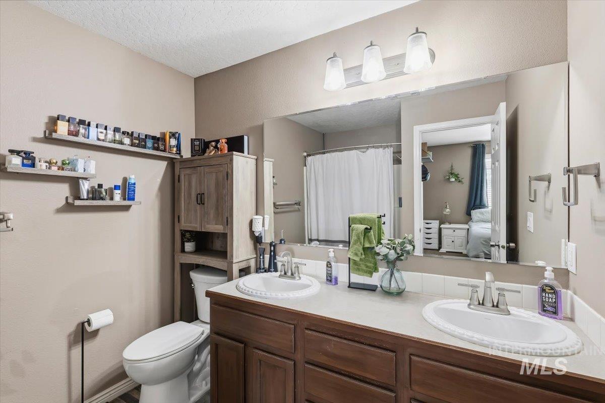 1020 Fox Brush St, Caldwell, Idaho 83607, 3 Bedrooms, 2 Bathrooms, Residential For Sale, Price $337,900,MLS 98985053