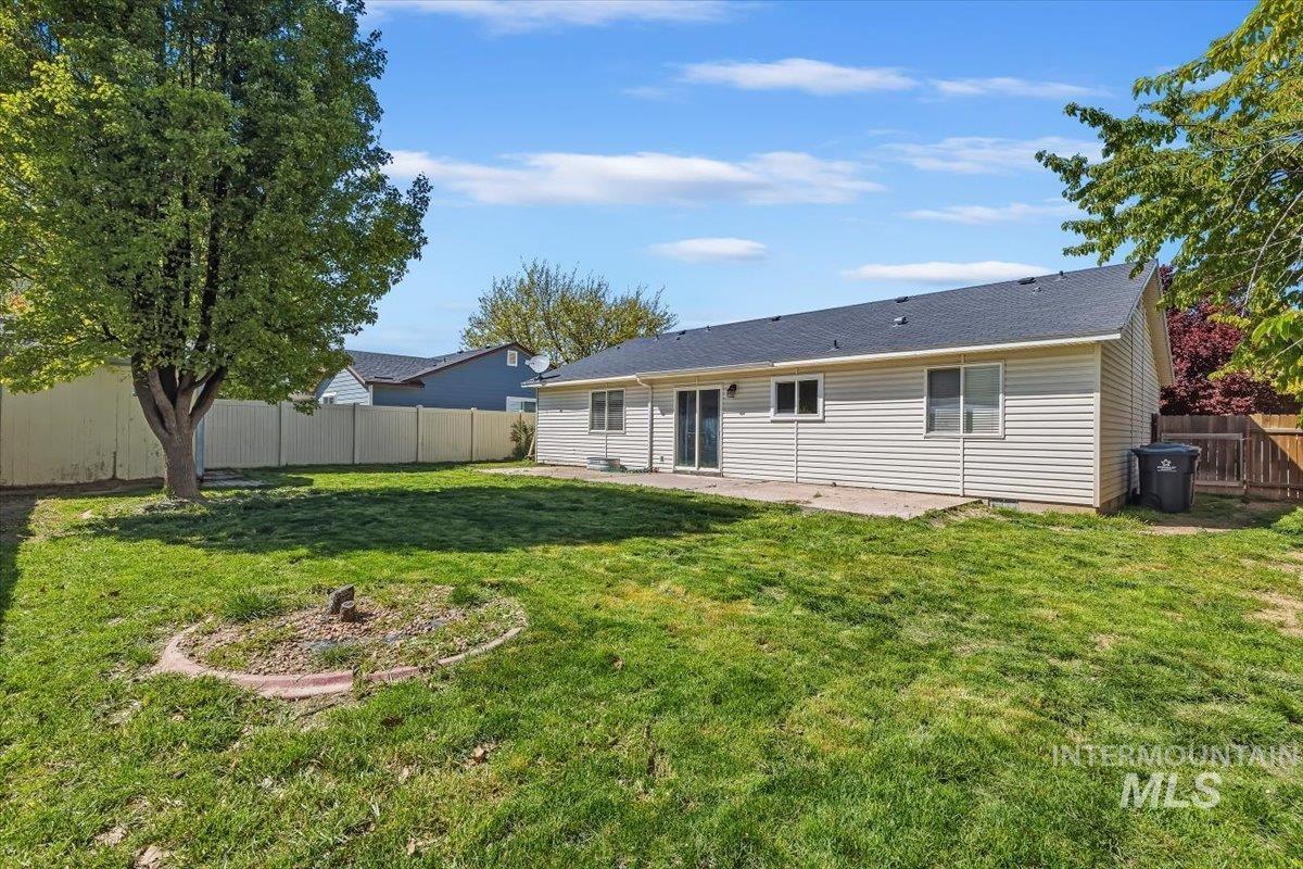 1020 Fox Brush St, Caldwell, Idaho 83607, 3 Bedrooms, 2 Bathrooms, Residential For Sale, Price $337,900,MLS 98985053
