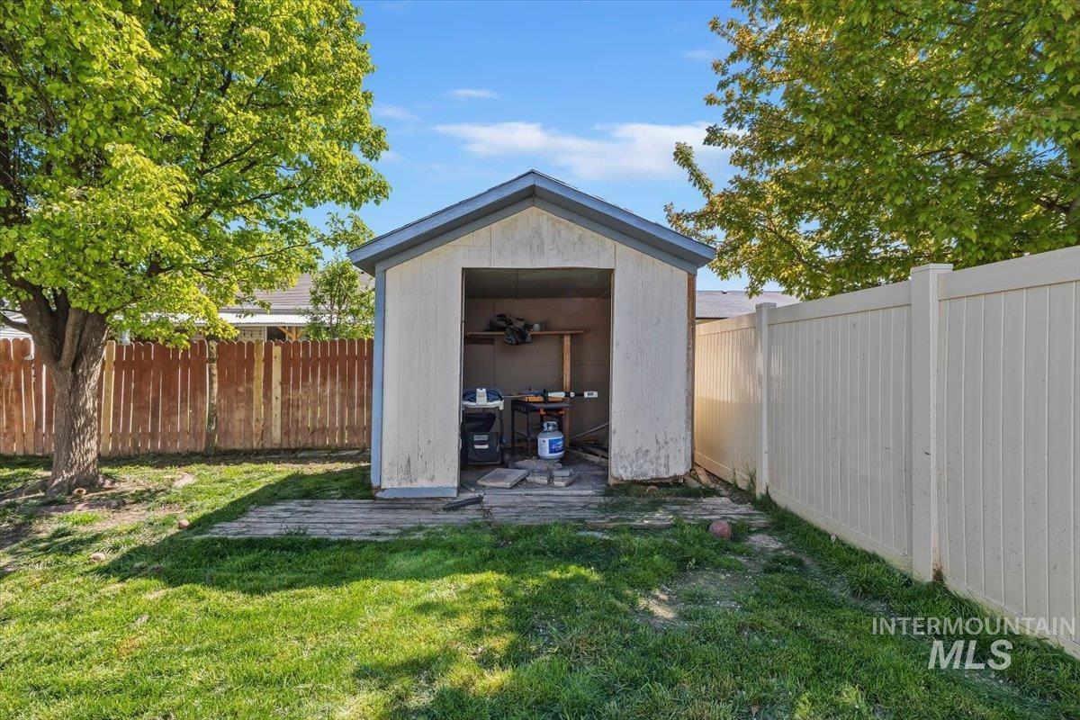 1020 Fox Brush St, Caldwell, Idaho 83607, 3 Bedrooms, 2 Bathrooms, Residential For Sale, Price $337,900,MLS 98985053