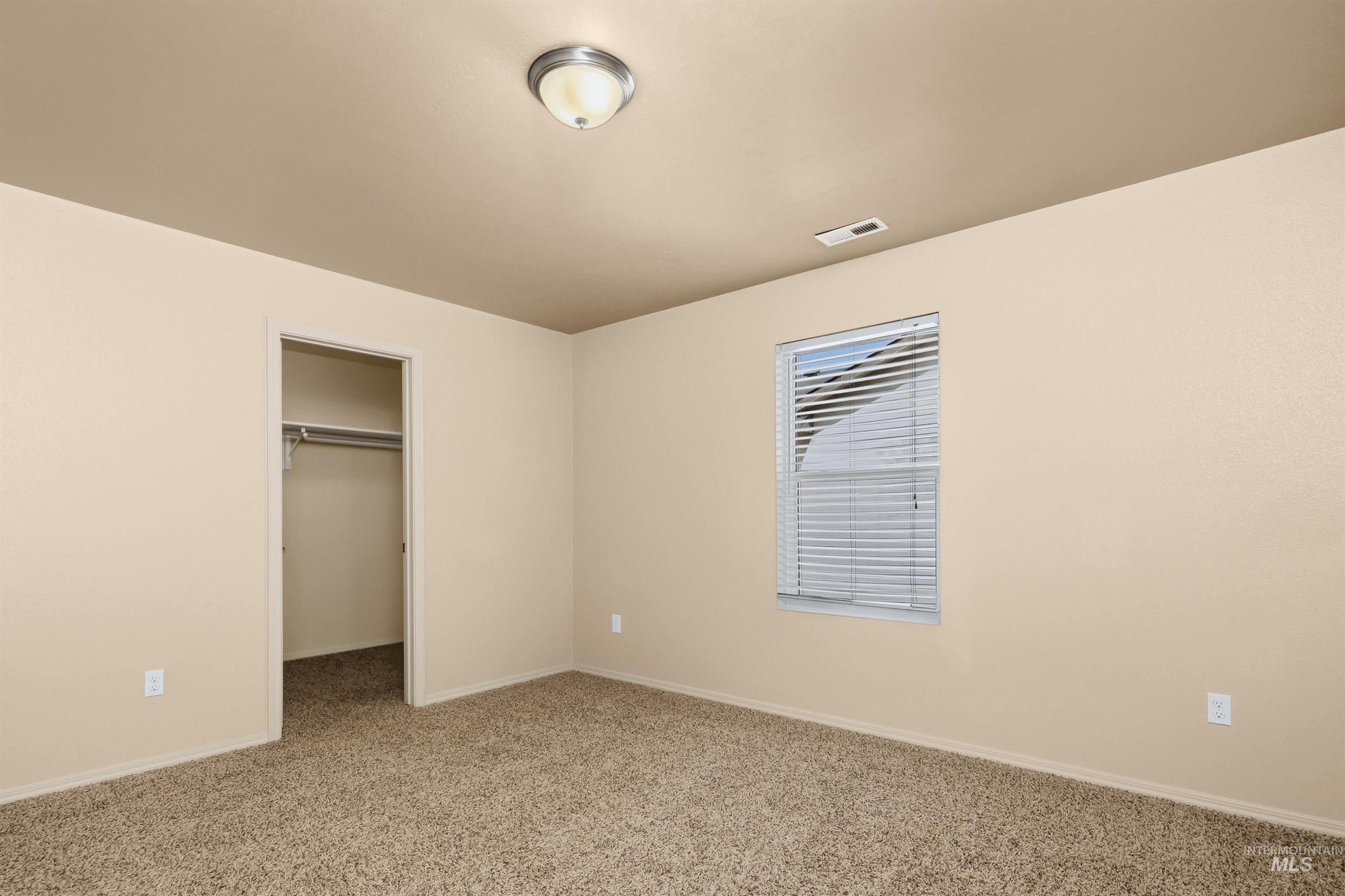 243 W White Sands Dr, Meridian, Idaho 83646, 5 Bedrooms, 2.5 Bathrooms, Residential For Sale, Price $550,000,MLS 98985054
