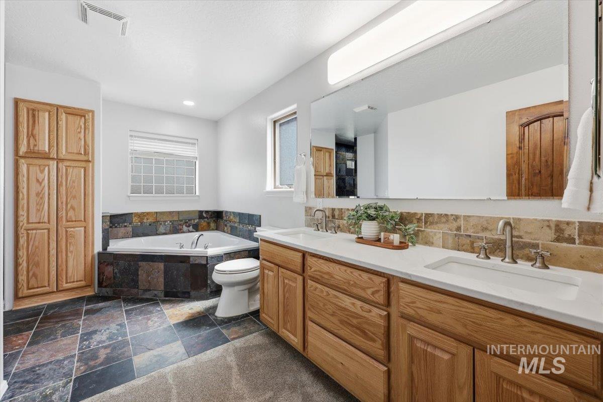 18105 Plum Road, Caldwell, Idaho 83607, 3 Bedrooms, 2 Bathrooms, Residential For Sale, Price $650,000,MLS 98985057