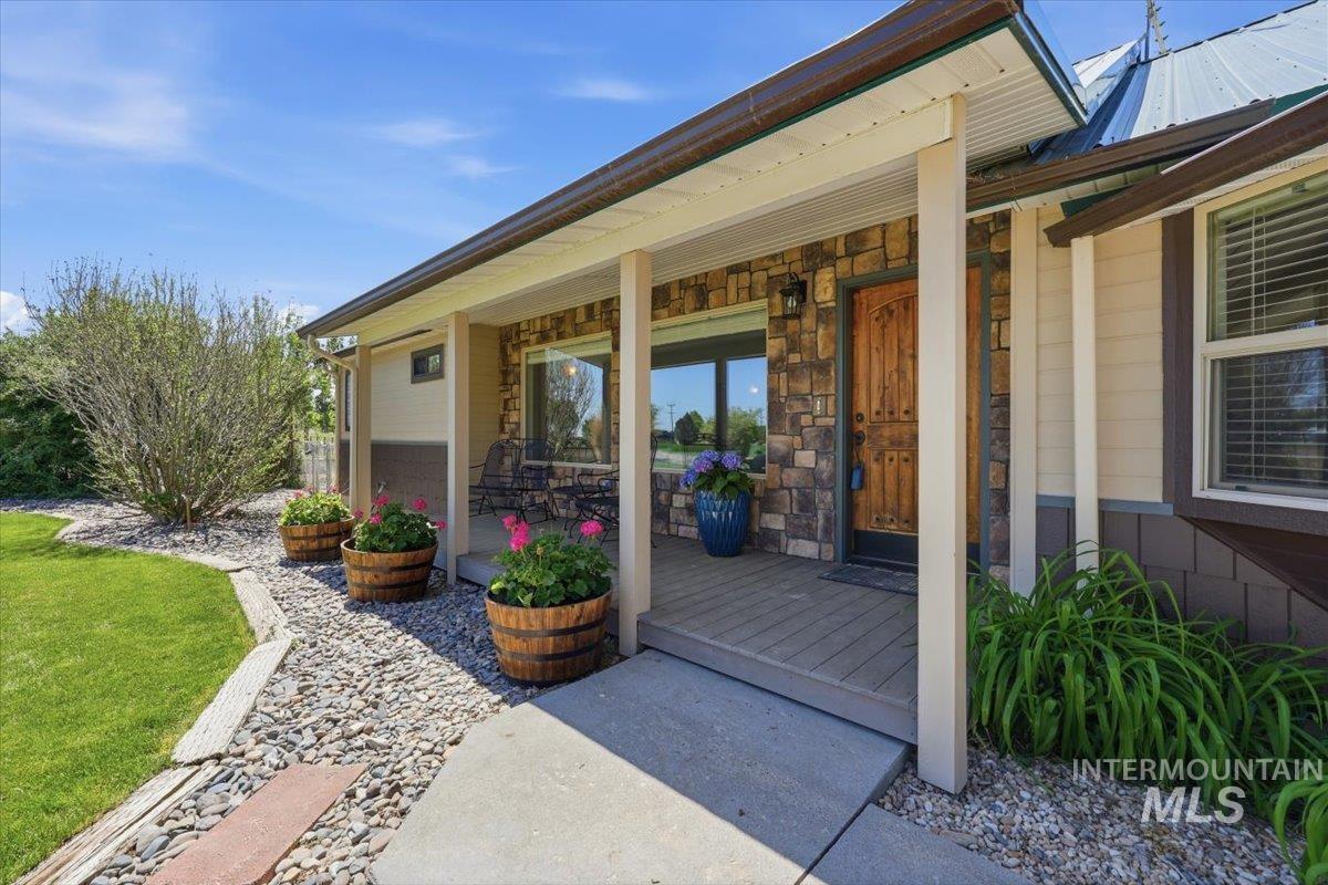 18105 Plum Road, Caldwell, Idaho 83607, 3 Bedrooms, 2 Bathrooms, Residential For Sale, Price $650,000,MLS 98985057