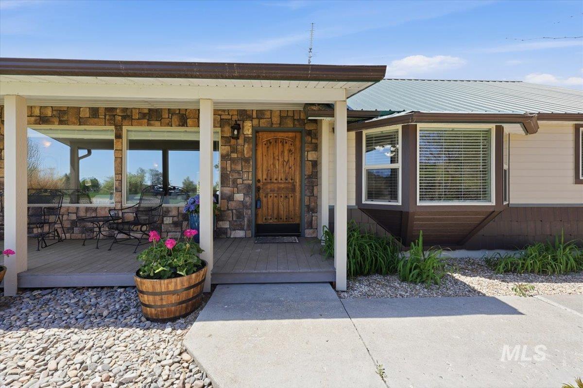 18105 Plum Road, Caldwell, Idaho 83607, 3 Bedrooms, 2 Bathrooms, Residential For Sale, Price $650,000,MLS 98985057