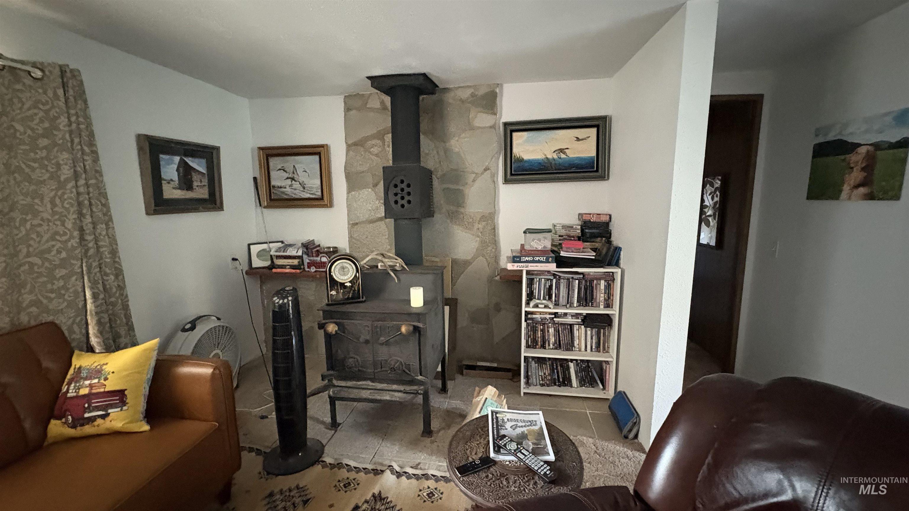 17 Summer Dr., Garden Valley, Idaho 83622, 2 Bedrooms, 2 Bathrooms, Residential For Sale, Price $185,000,MLS 98985058