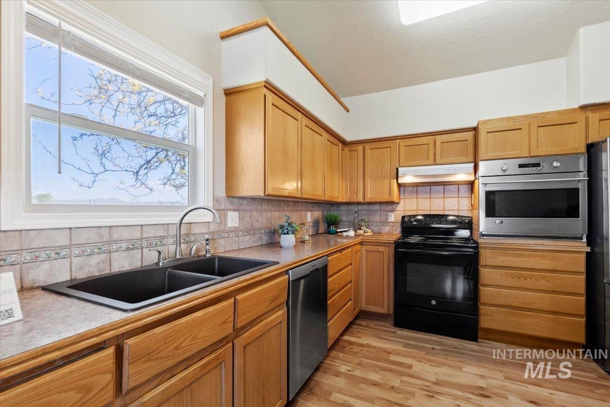 147 E ndian Creek, Boise, Idaho 83716, 4 Bedrooms, 4 Bathrooms, Residential For Sale, Price $925,000,MLS 98985061