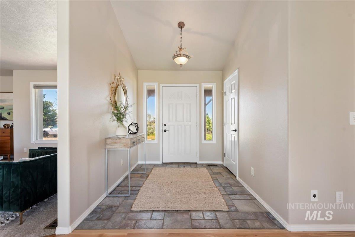 147 E ndian Creek, Boise, Idaho 83716, 4 Bedrooms, 4 Bathrooms, Residential For Sale, Price $925,000,MLS 98985061
