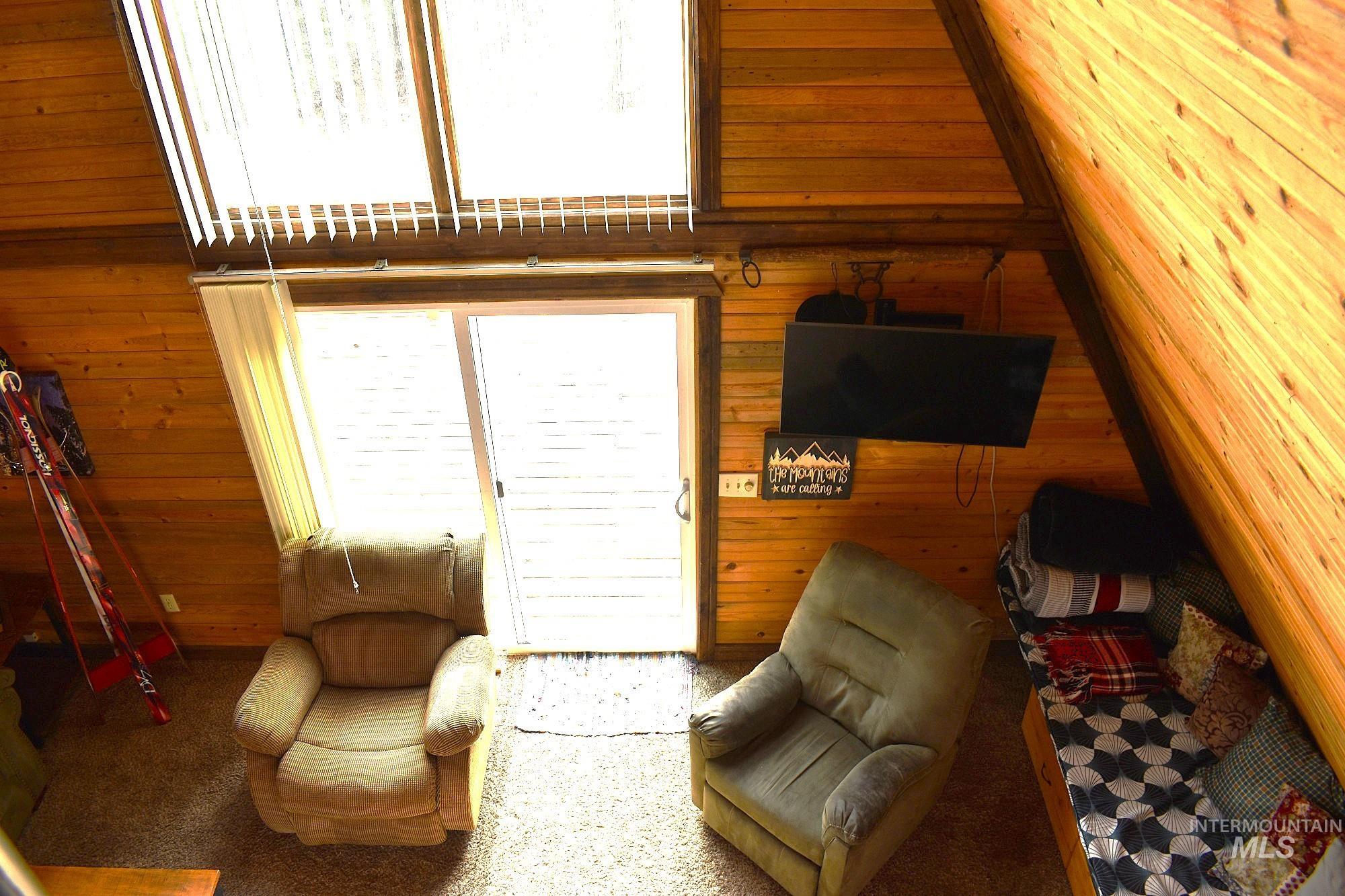2433 Maverick Rd, Donnelly, Idaho 83615, 2 Bedrooms, 1 Bathroom, Residential For Sale, Price $529,000,MLS 98985065