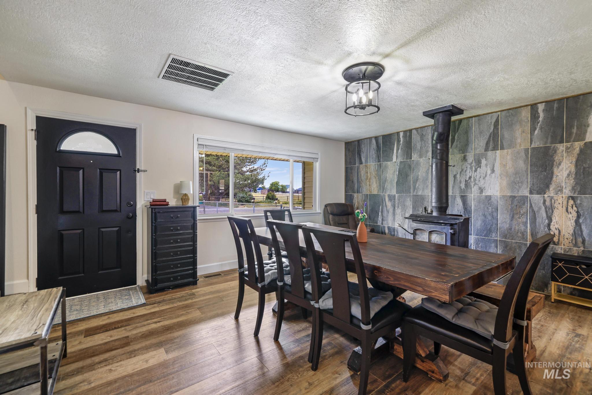2535 N 3rd E, Mountain Home, Idaho 83647, 4 Bedrooms, 2 Bathrooms, Residential For Sale, Price $418,000,MLS 98985067