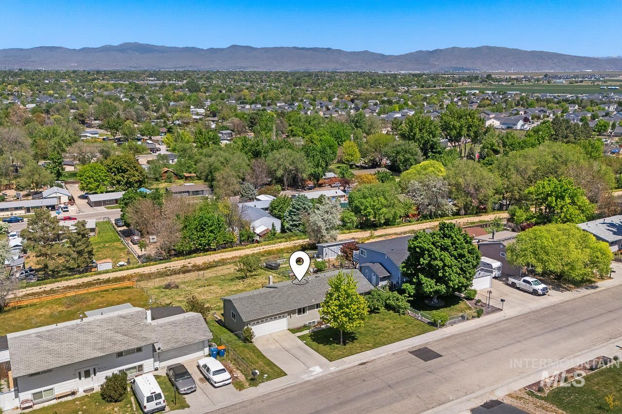 10178 W Fox Ridge Dr., Boise, Idaho 83709, 5 Bedrooms, 2 Bathrooms, Residential For Sale, Price $499,900, 98985068