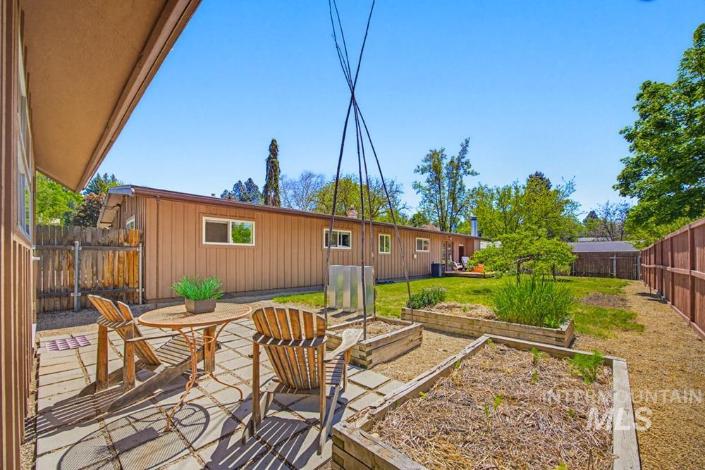 2901 N Tartan Pl, Boise, Idaho 83702, 4 Bedrooms, 2 Bathrooms, Residential For Sale, Price $850,000,MLS 98985073
