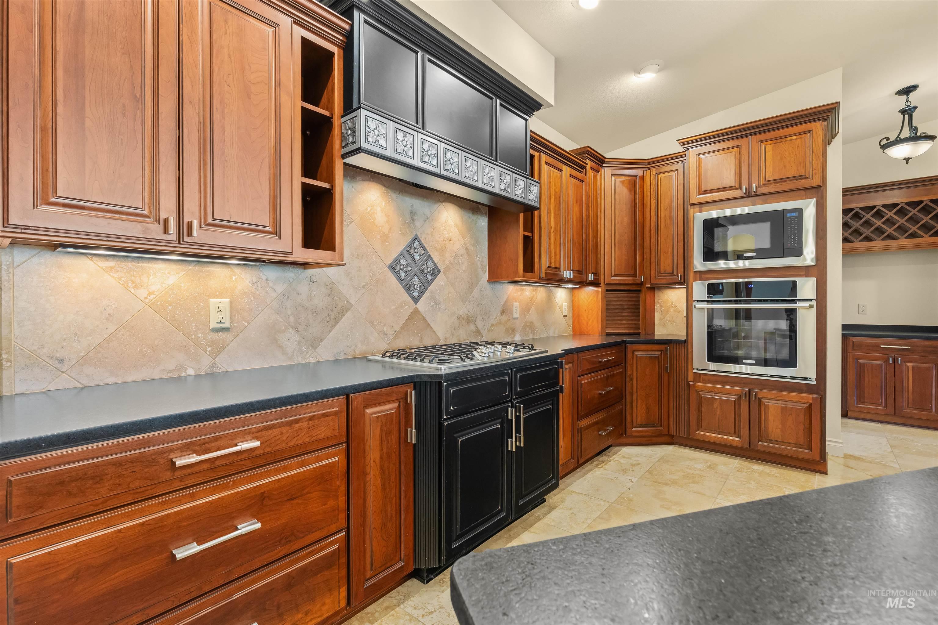 910 Vineland Dr., Clarkston, Washington 99403, 3 Bedrooms, 3 Bathrooms, Residential For Sale, Price $498,000, 98985074