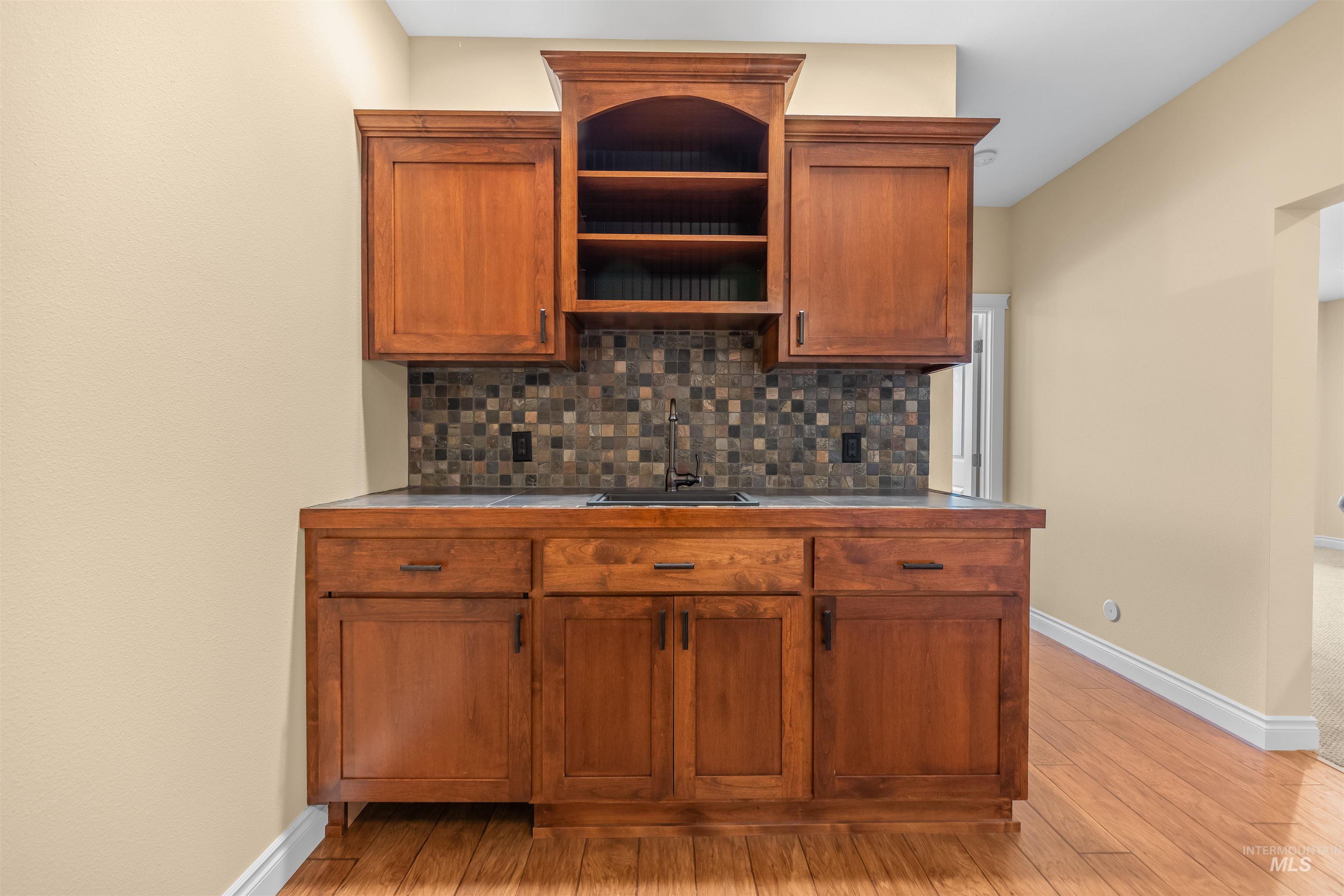 910 Vineland Dr., Clarkston, Washington 99403, 3 Bedrooms, 3 Bathrooms, Residential For Sale, Price $498,000, 98985074