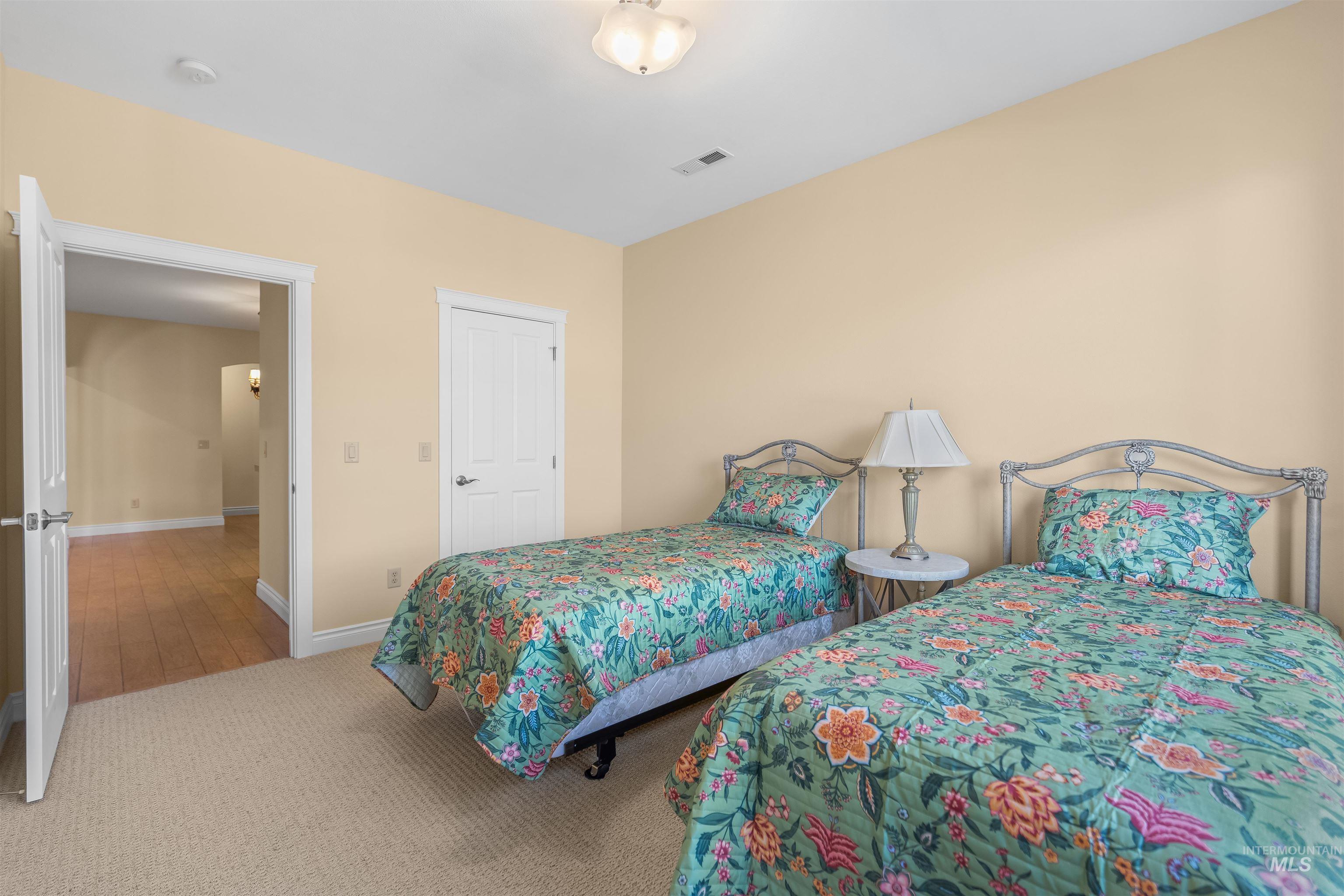 910 Vineland Dr., Clarkston, Washington 99403, 3 Bedrooms, 3 Bathrooms, Residential For Sale, Price $498,000, 98985074