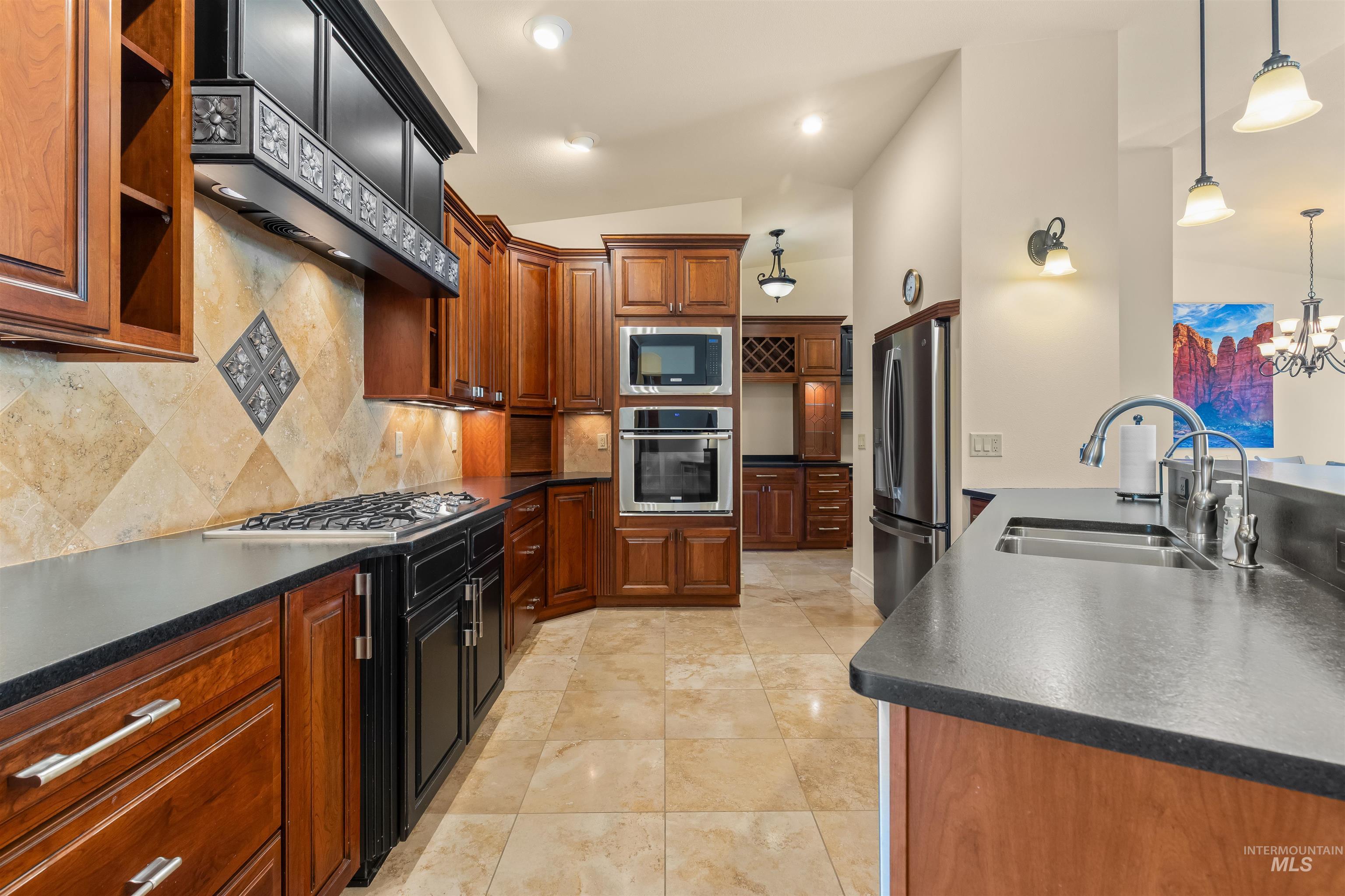 910 Vineland Dr., Clarkston, Washington 99403, 3 Bedrooms, 3 Bathrooms, Residential For Sale, Price $498,000, 98985074