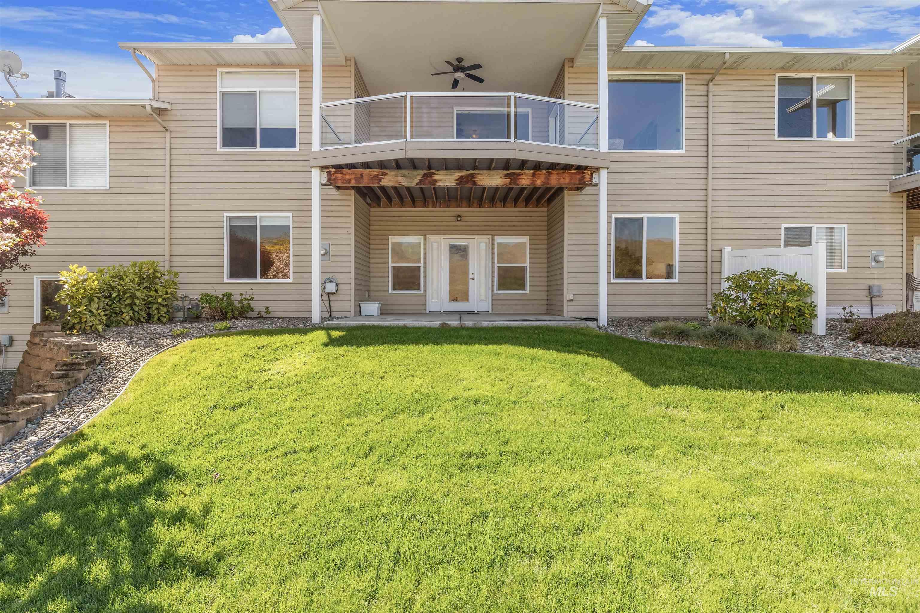 910 Vineland Dr., Clarkston, Washington 99403, 3 Bedrooms, 3 Bathrooms, Residential For Sale, Price $498,000, 98985074