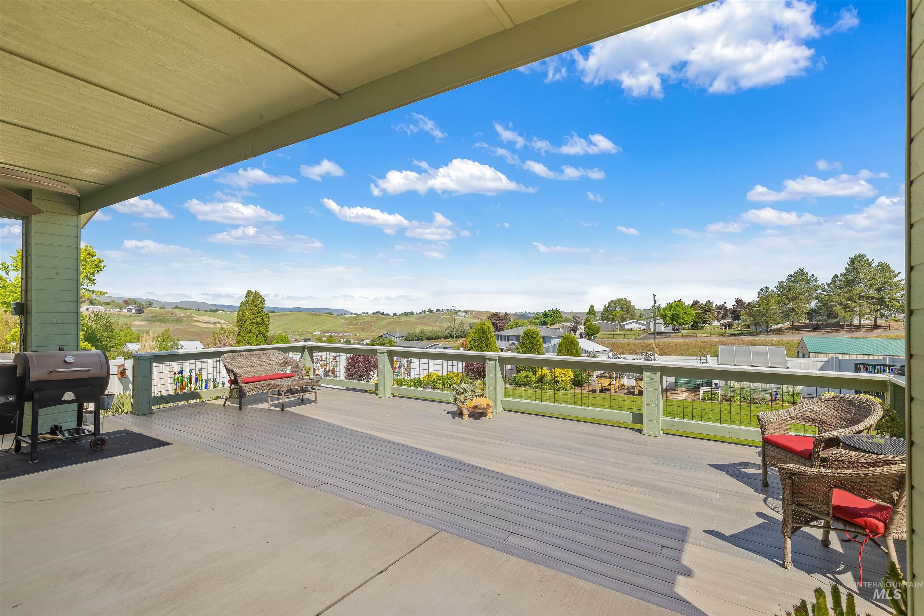 2237 Chukar Lane, Clarkston, Washington 99403, 3 Bedrooms, 3 Bathrooms, Residential For Sale, Price $476,500,MLS 98985076