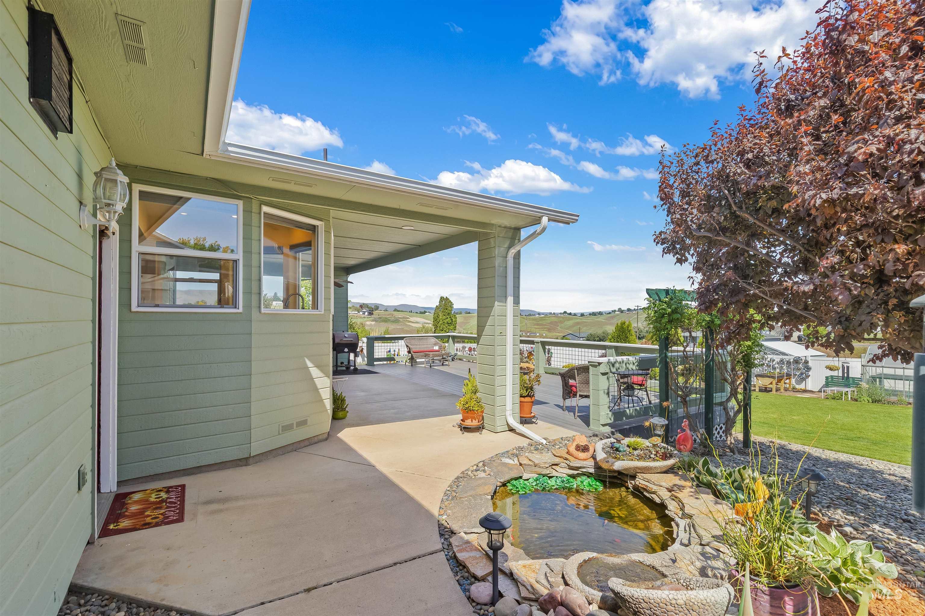 2237 Chukar Lane, Clarkston, Washington 99403, 3 Bedrooms, 3 Bathrooms, Residential For Sale, Price $476,500,MLS 98985076