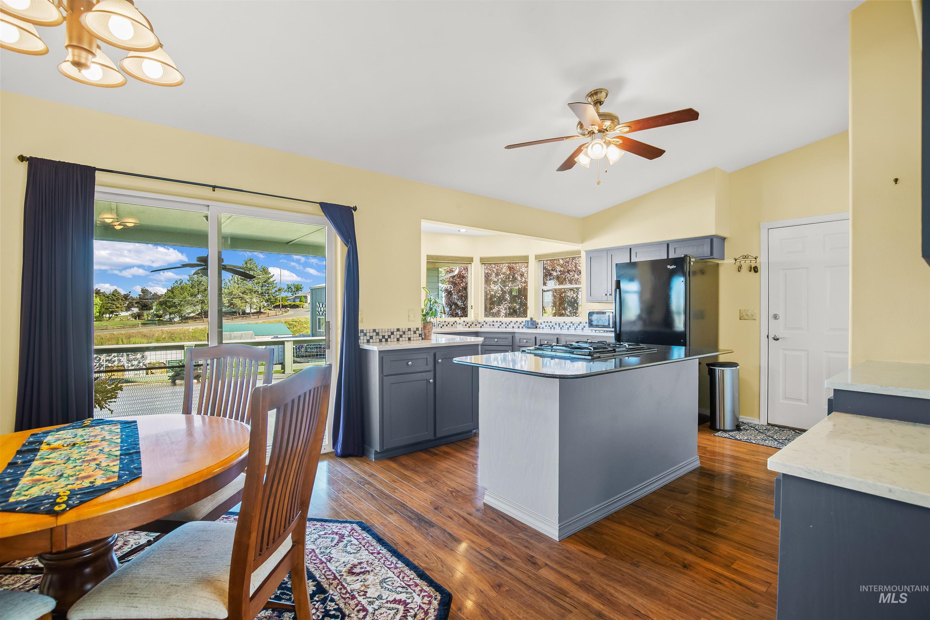 2237 Chukar Lane, Clarkston, Washington 99403, 3 Bedrooms, 3 Bathrooms, Residential For Sale, Price $476,500,MLS 98985076