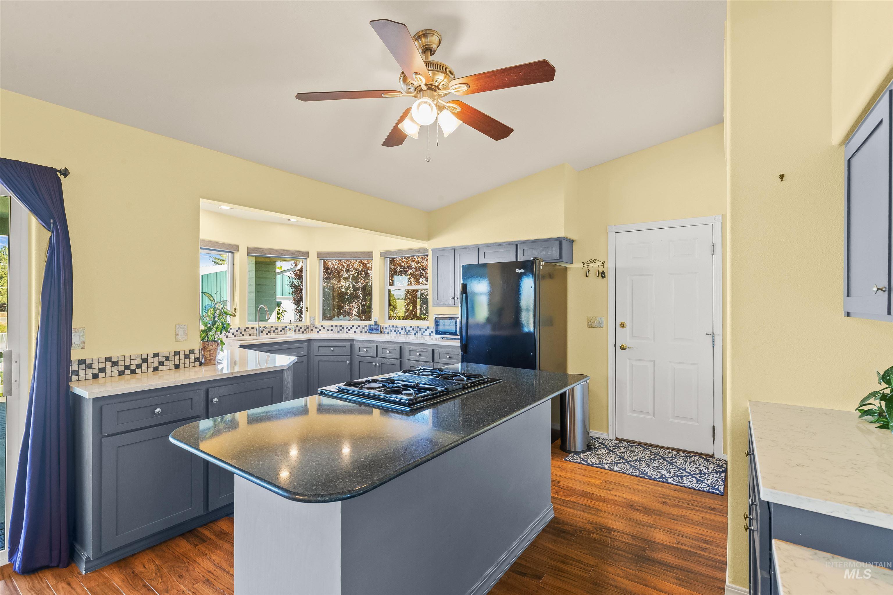 2237 Chukar Lane, Clarkston, Washington 99403, 3 Bedrooms, 3 Bathrooms, Residential For Sale, Price $476,500,MLS 98985076