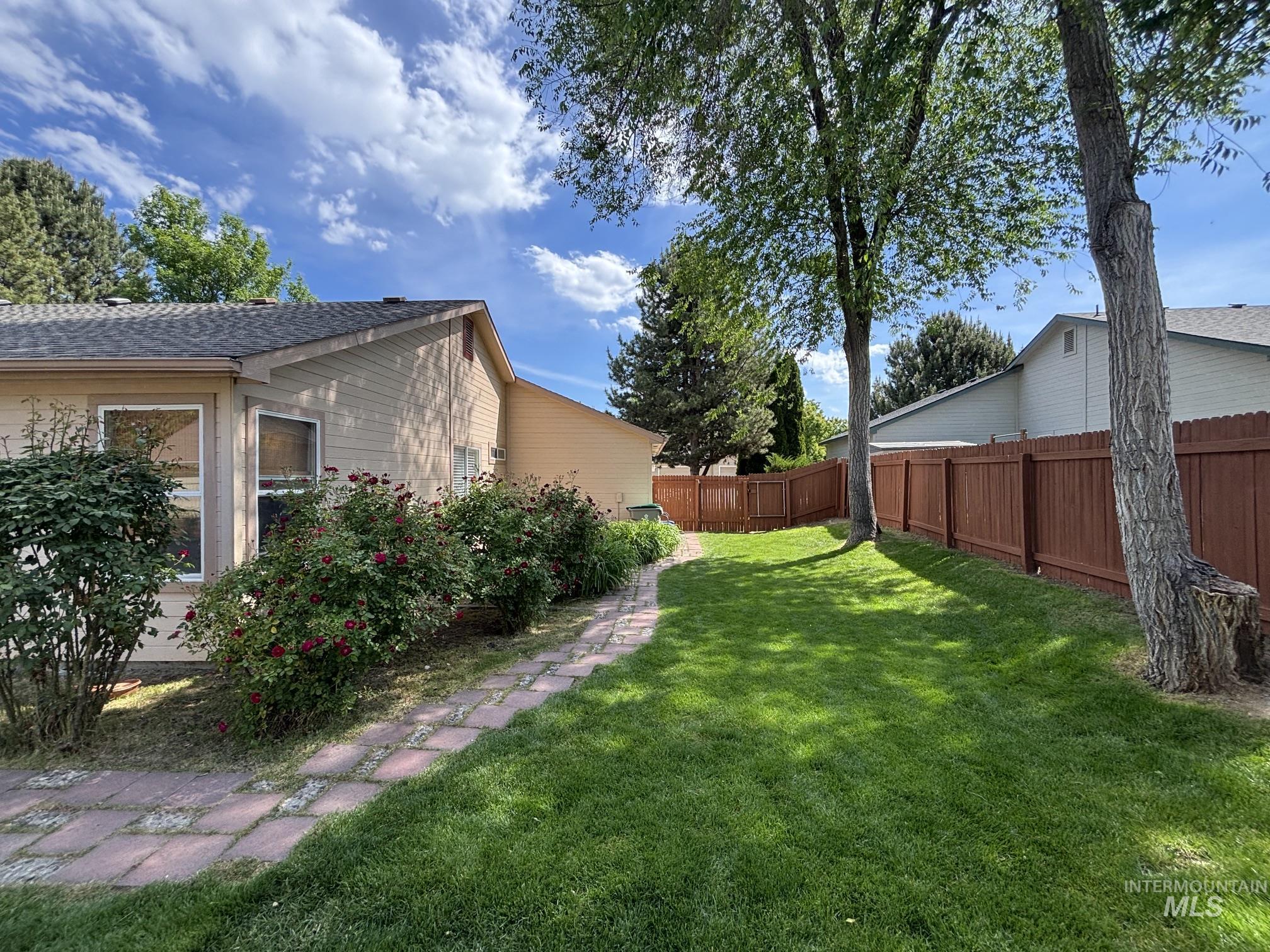 6327 S Mangrove Pl., Boise, Idaho 83716, 3 Bedrooms, 2 Bathrooms, Residential For Sale, Price $539,900, 98985077