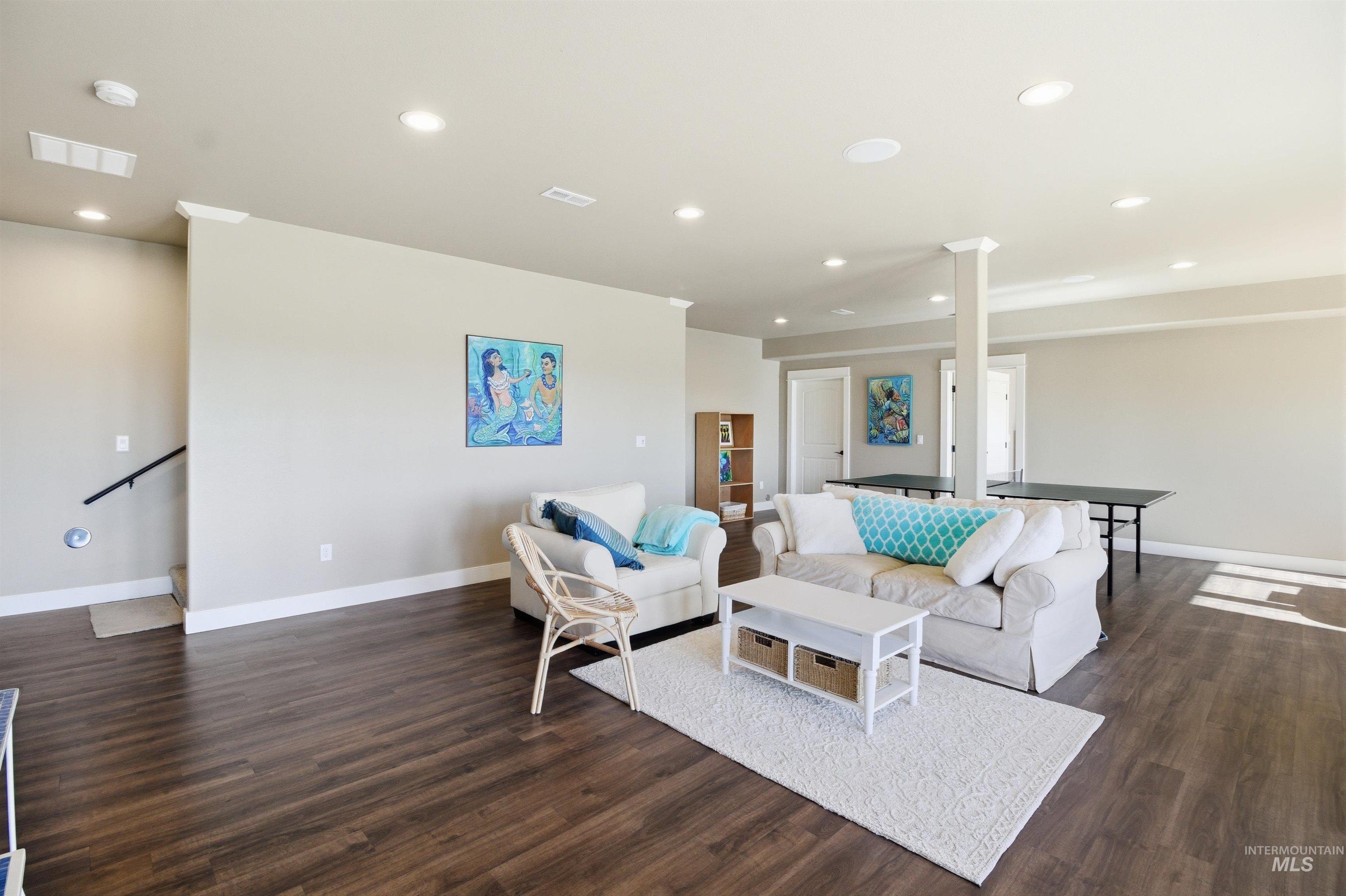 1018 Skyview Loop, Moscow, Idaho 83843, 4 Bedrooms, 3.5 Bathrooms, Residential For Sale, Price $1,100,000,MLS 98985079