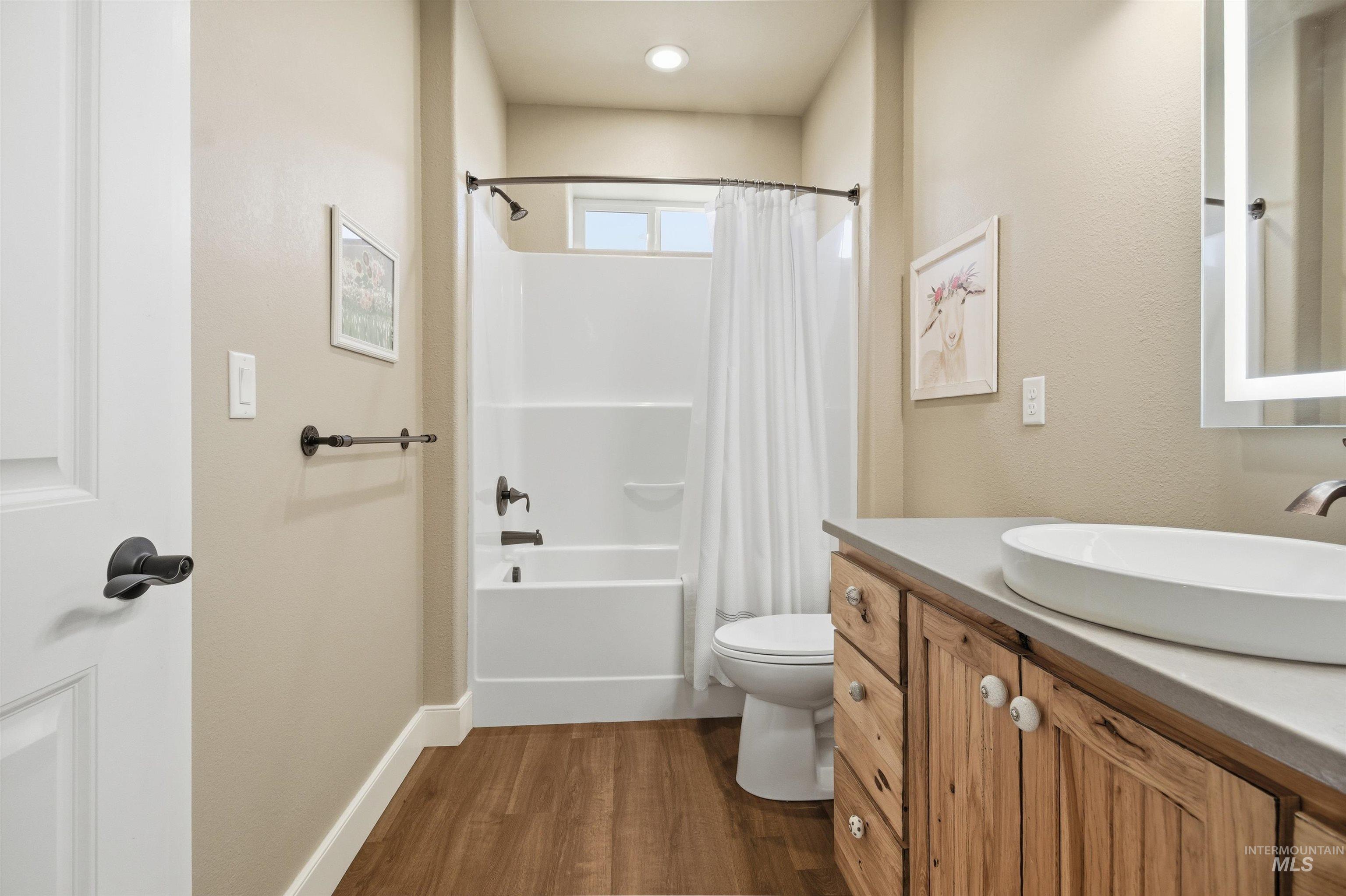1018 Skyview Loop, Moscow, Idaho 83843, 4 Bedrooms, 3.5 Bathrooms, Residential For Sale, Price $1,100,000,MLS 98985079