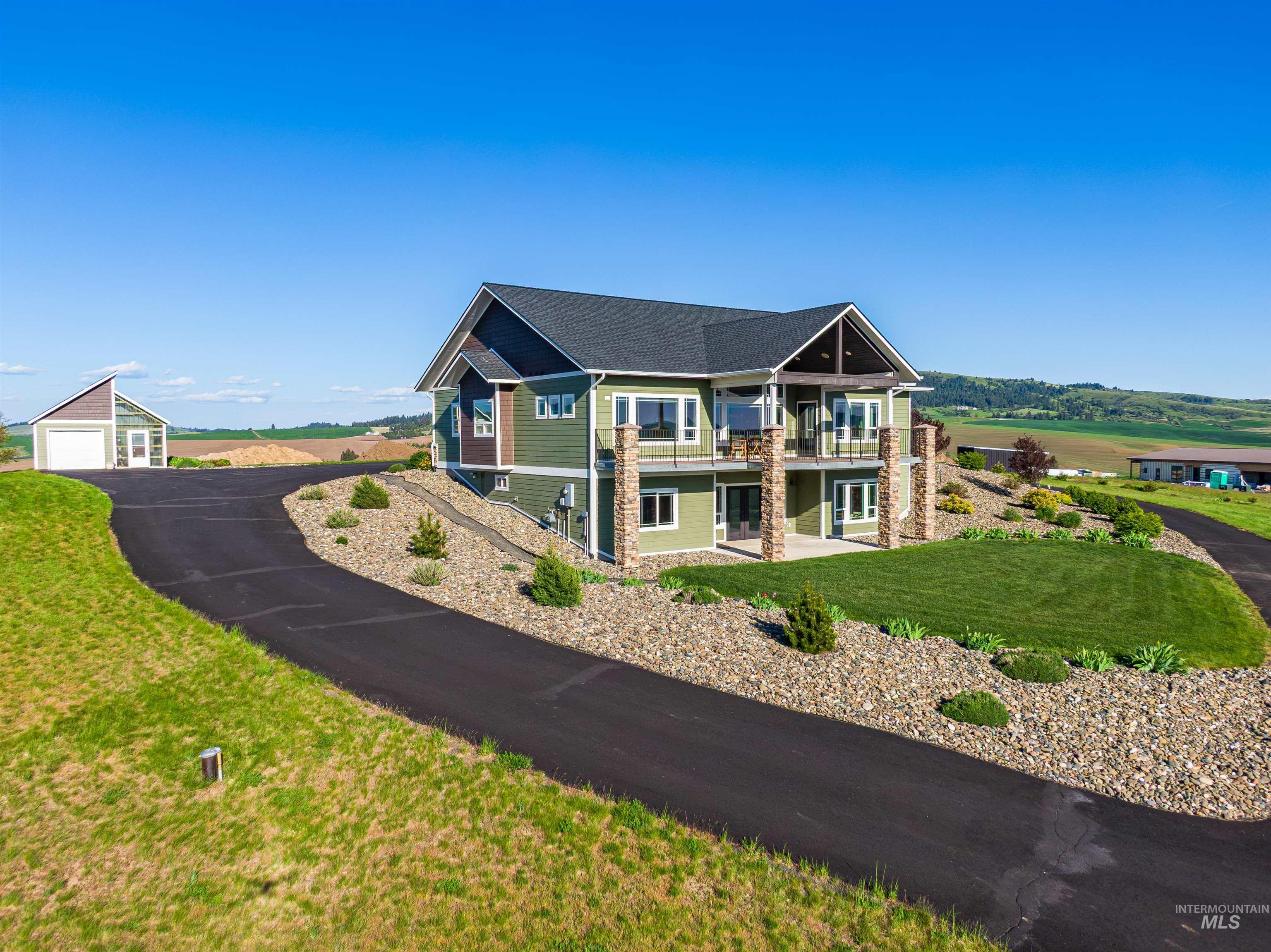 1018 Skyview Loop, Moscow, Idaho 83843, 4 Bedrooms, 3.5 Bathrooms, Residential For Sale, Price $1,100,000,MLS 98985079