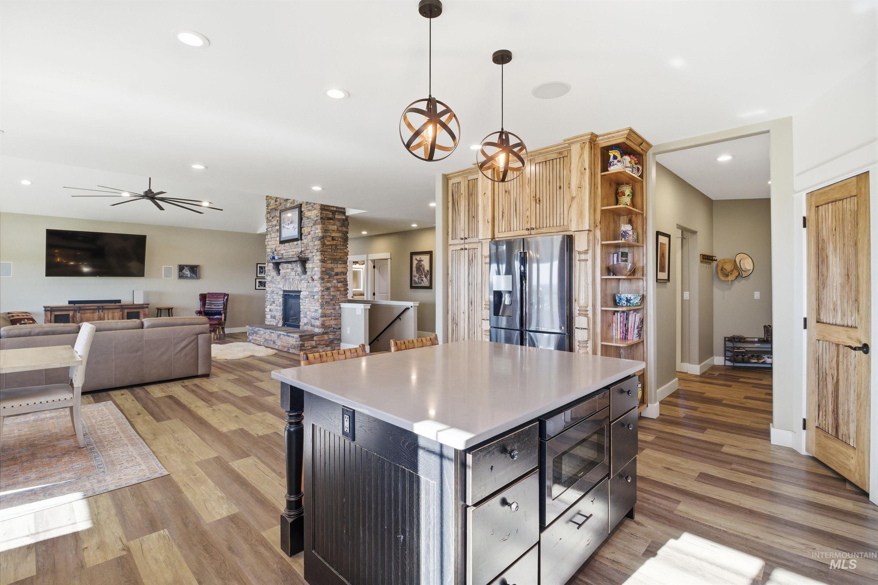 1018 Skyview Loop, Moscow, Idaho 83843, 4 Bedrooms, 3.5 Bathrooms, Residential For Sale, Price $1,100,000,MLS 98985079