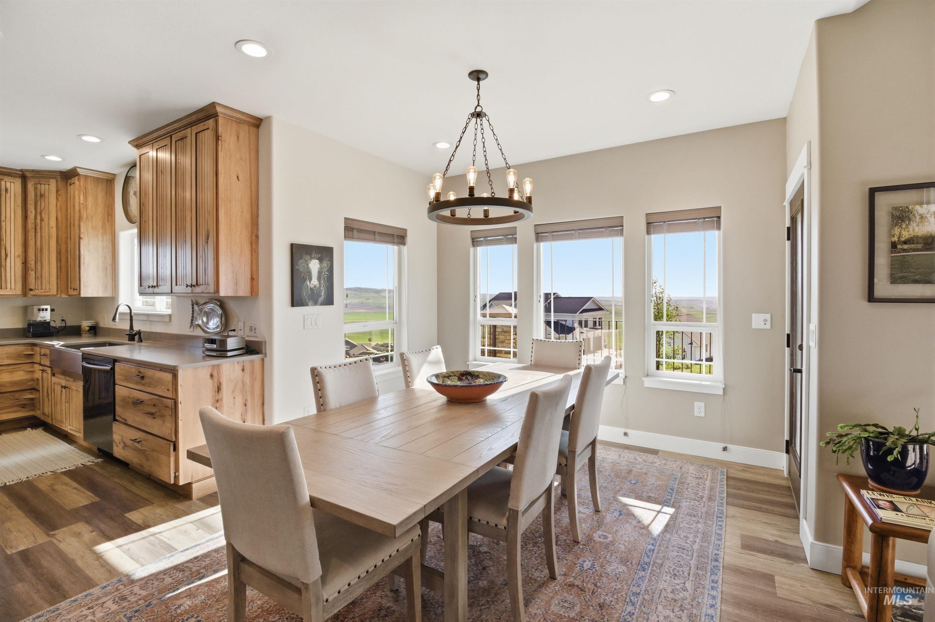 1018 Skyview Loop, Moscow, Idaho 83843, 4 Bedrooms, 3.5 Bathrooms, Residential For Sale, Price $1,100,000,MLS 98985079