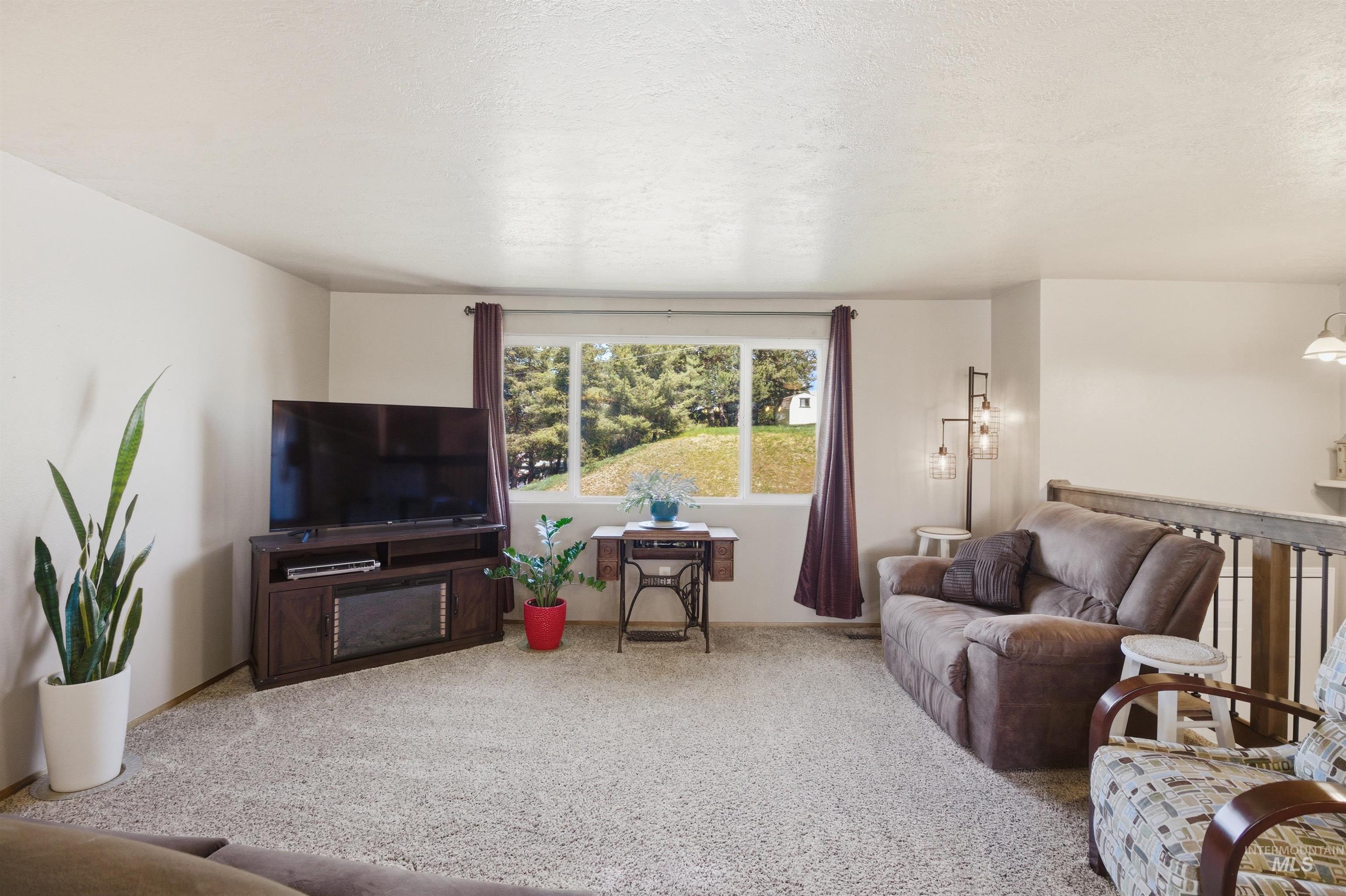 135 W Persimmon, Genesee, Idaho 83832, 4 Bedrooms, 2 Bathrooms, Residential For Sale, Price $515,000,MLS 98985081