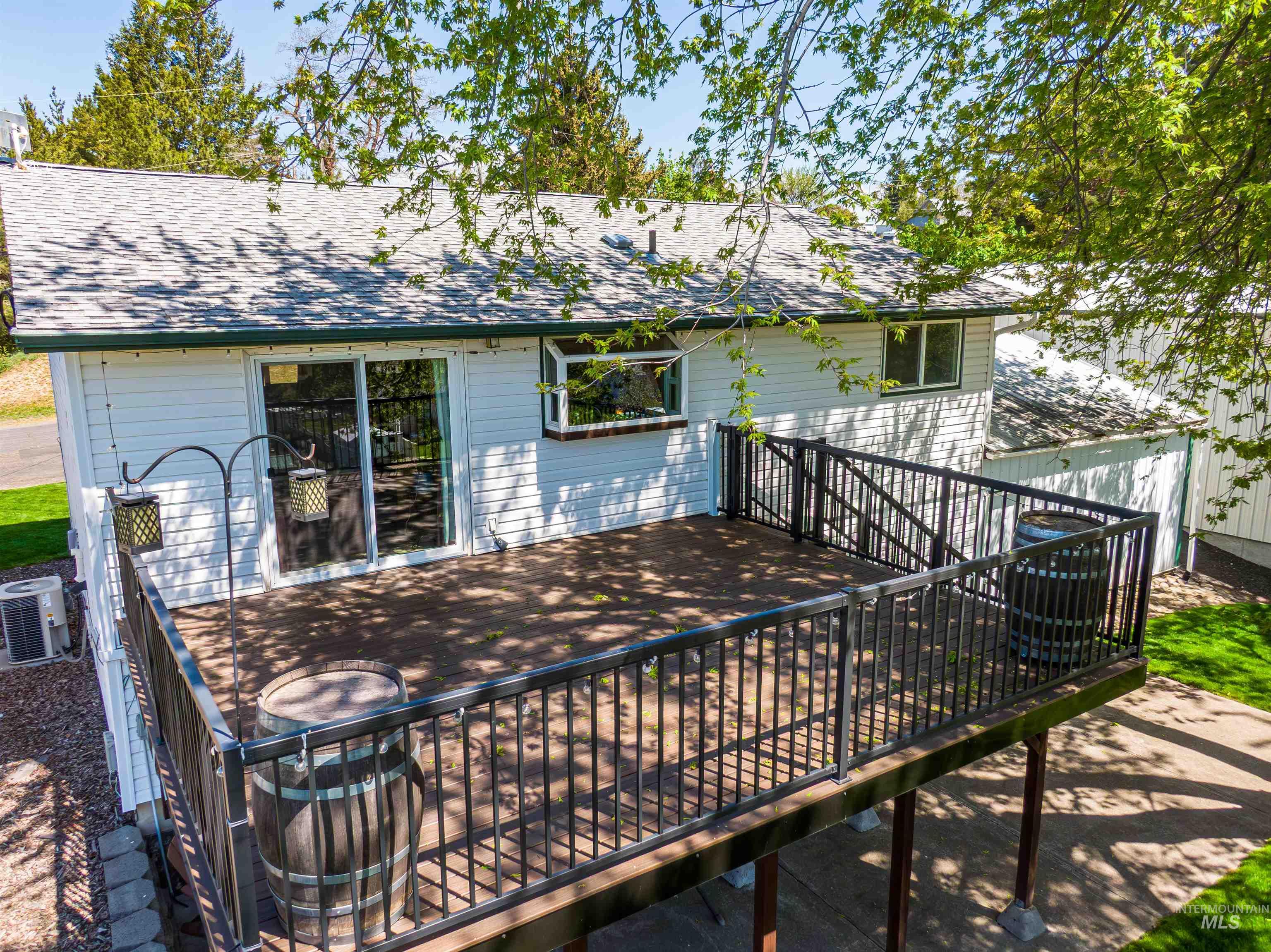 135 W Persimmon, Genesee, Idaho 83832, 4 Bedrooms, 2 Bathrooms, Residential For Sale, Price $515,000,MLS 98985081