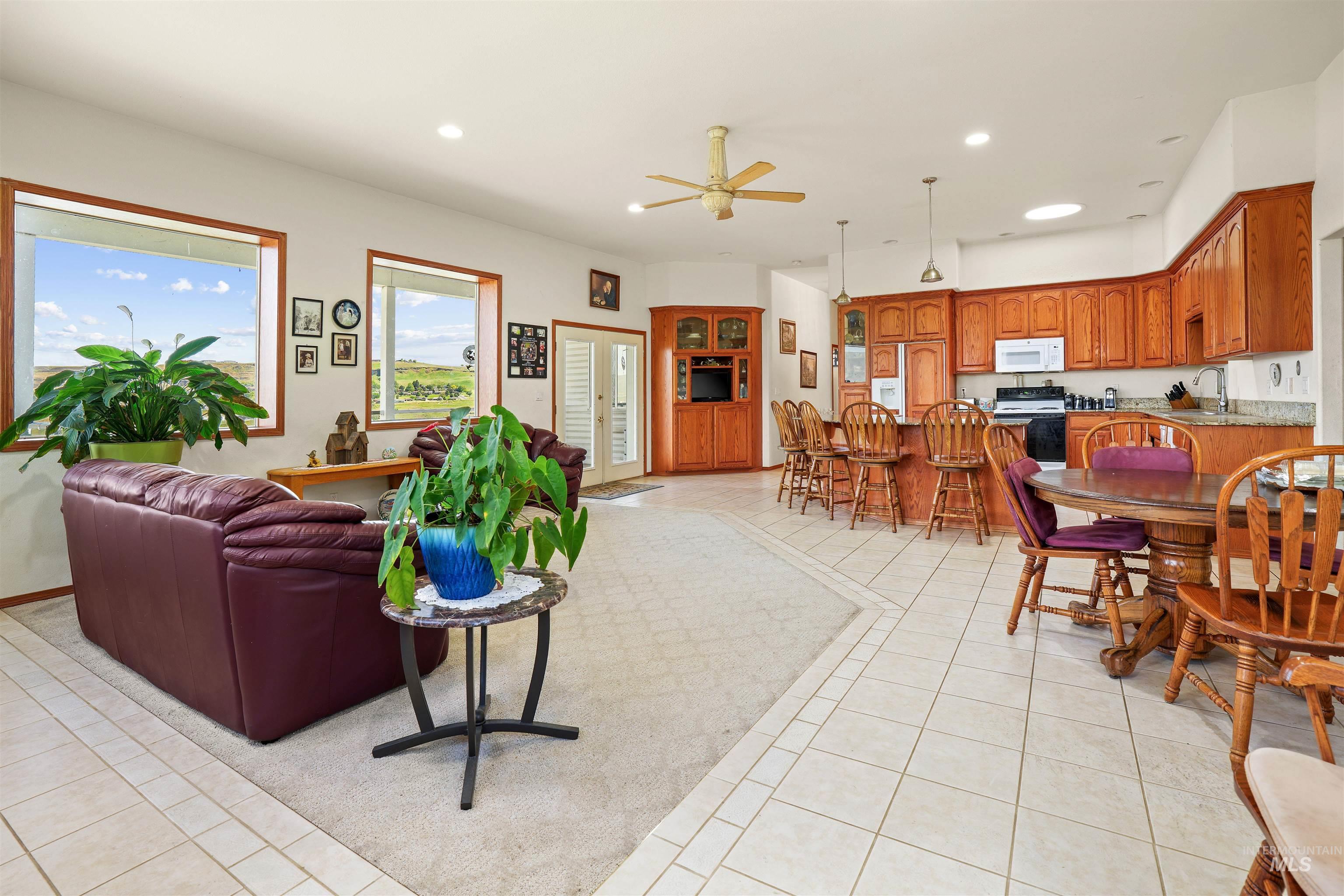 2750 S Perry Lane, Clarkston, Washington 99403, 6 Bedrooms, 3 Bathrooms, Residential For Sale, Price $925,000, 98985082