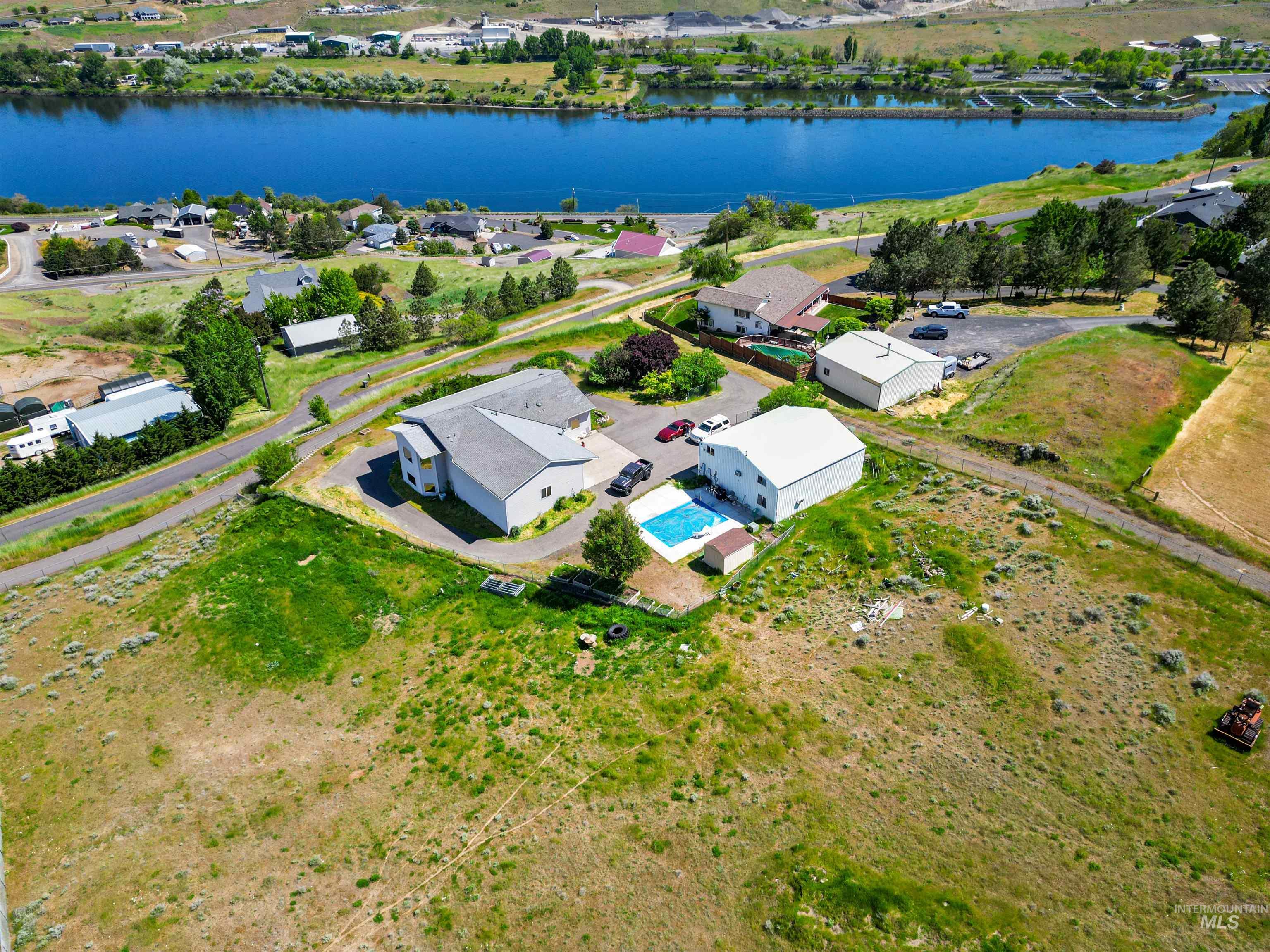 2750 S Perry Lane, Clarkston, Washington 99403, 6 Bedrooms, 3 Bathrooms, Residential For Sale, Price $925,000, 98985082