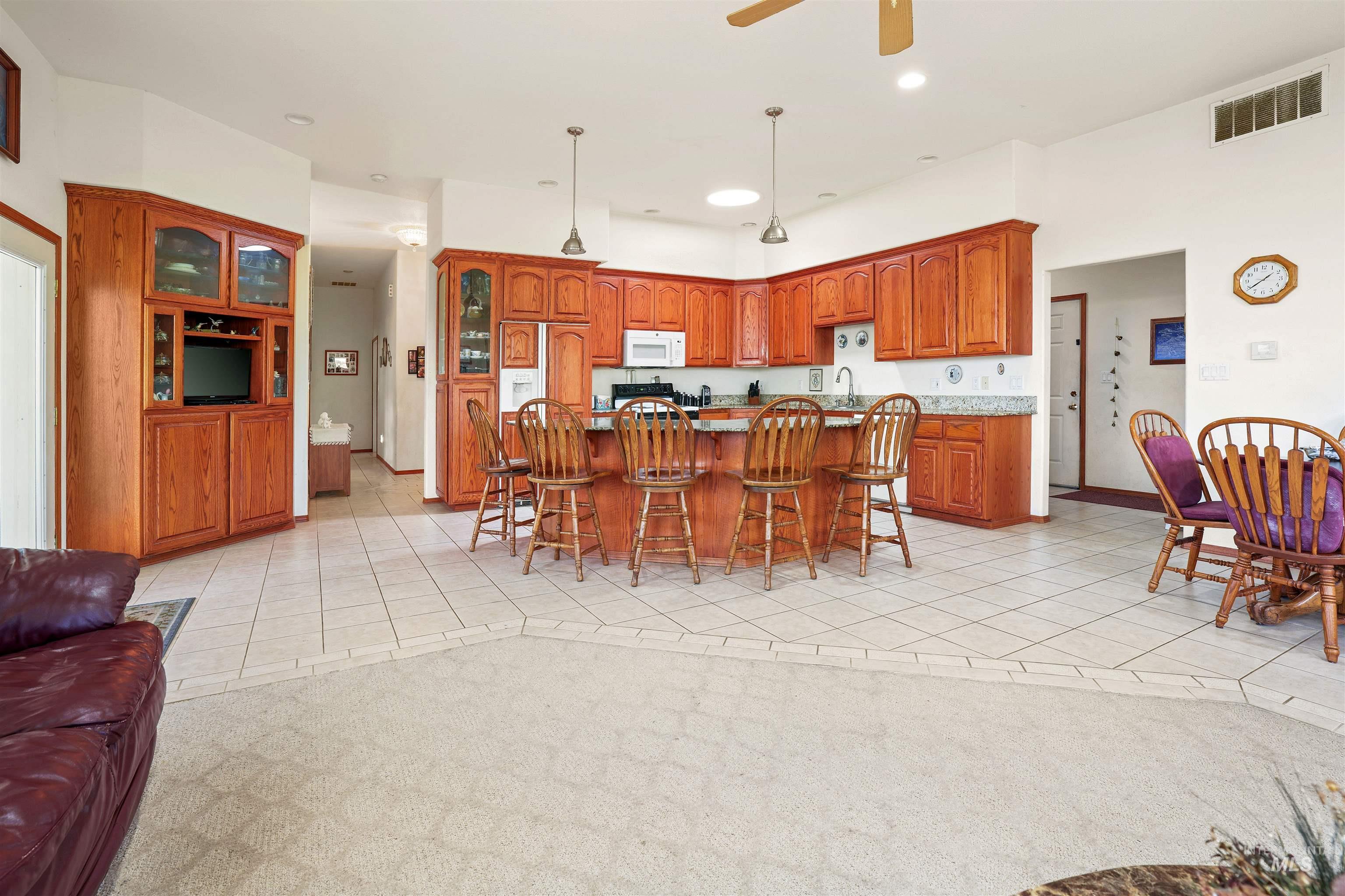 2750 S Perry Lane, Clarkston, Washington 99403, 6 Bedrooms, 3 Bathrooms, Residential For Sale, Price $925,000, 98985082