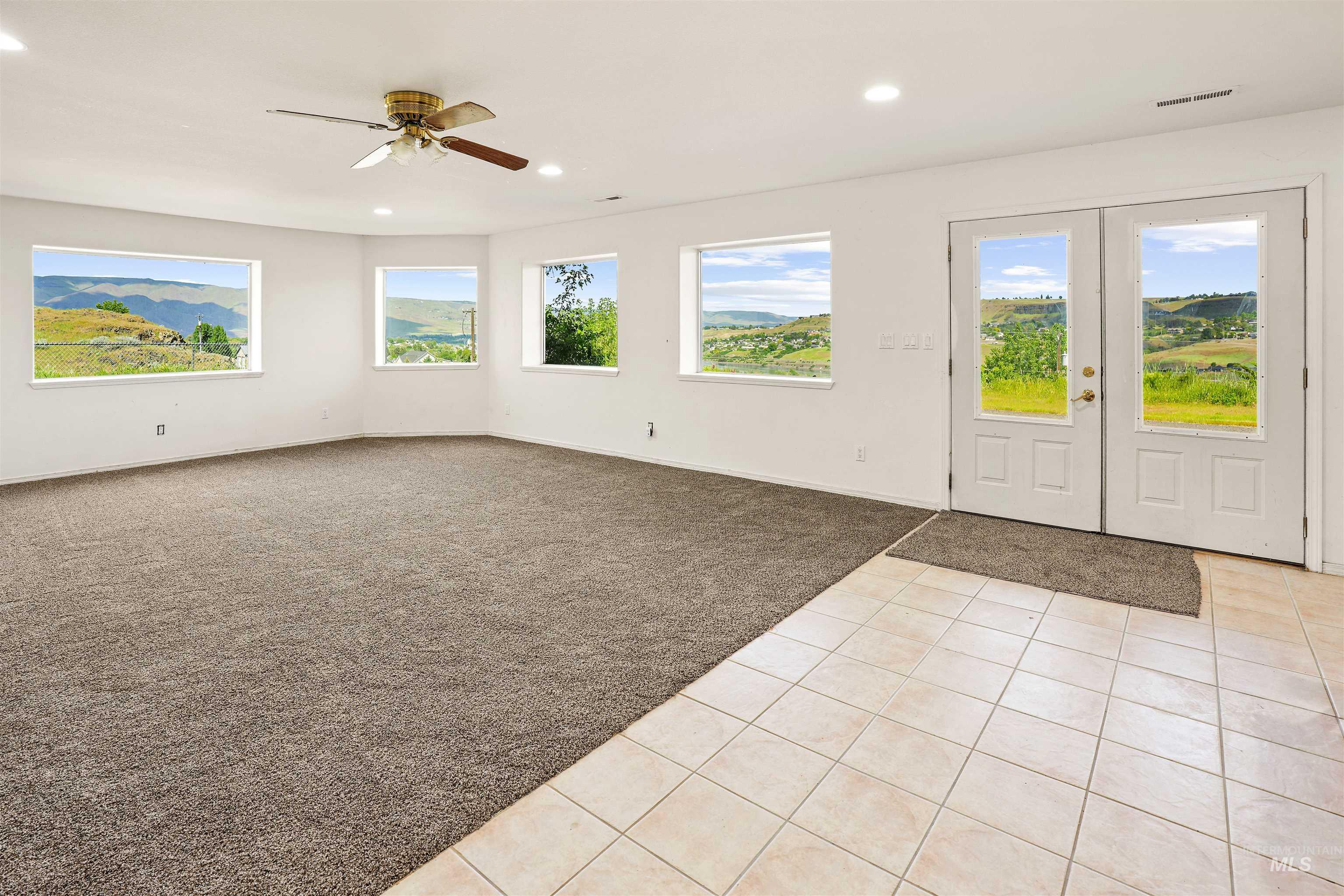 2750 S Perry Lane, Clarkston, Washington 99403, 6 Bedrooms, 3 Bathrooms, Residential For Sale, Price $925,000, 98985082