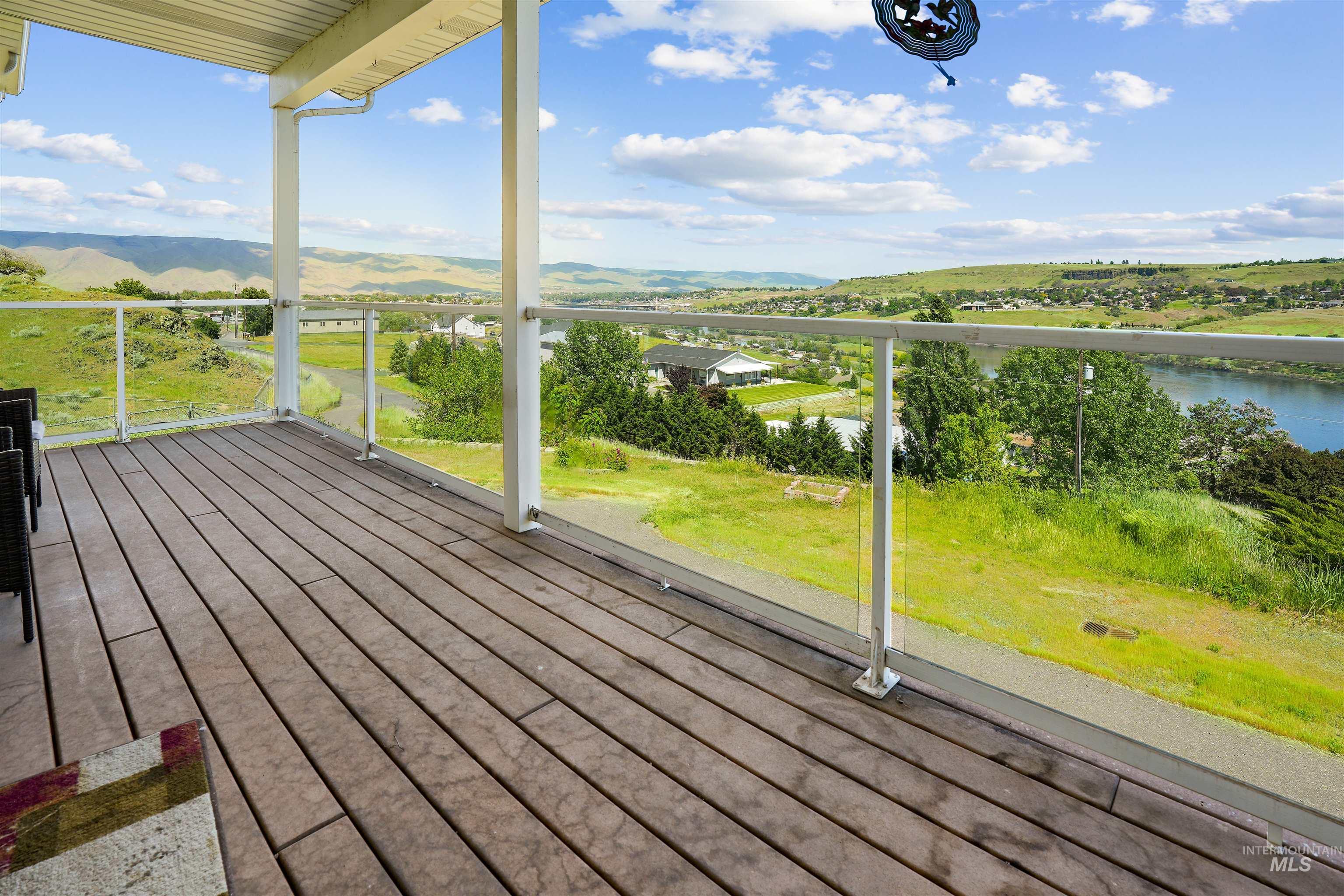 2750 S Perry Lane, Clarkston, Washington 99403, 6 Bedrooms, 3 Bathrooms, Residential For Sale, Price $925,000, 98985082