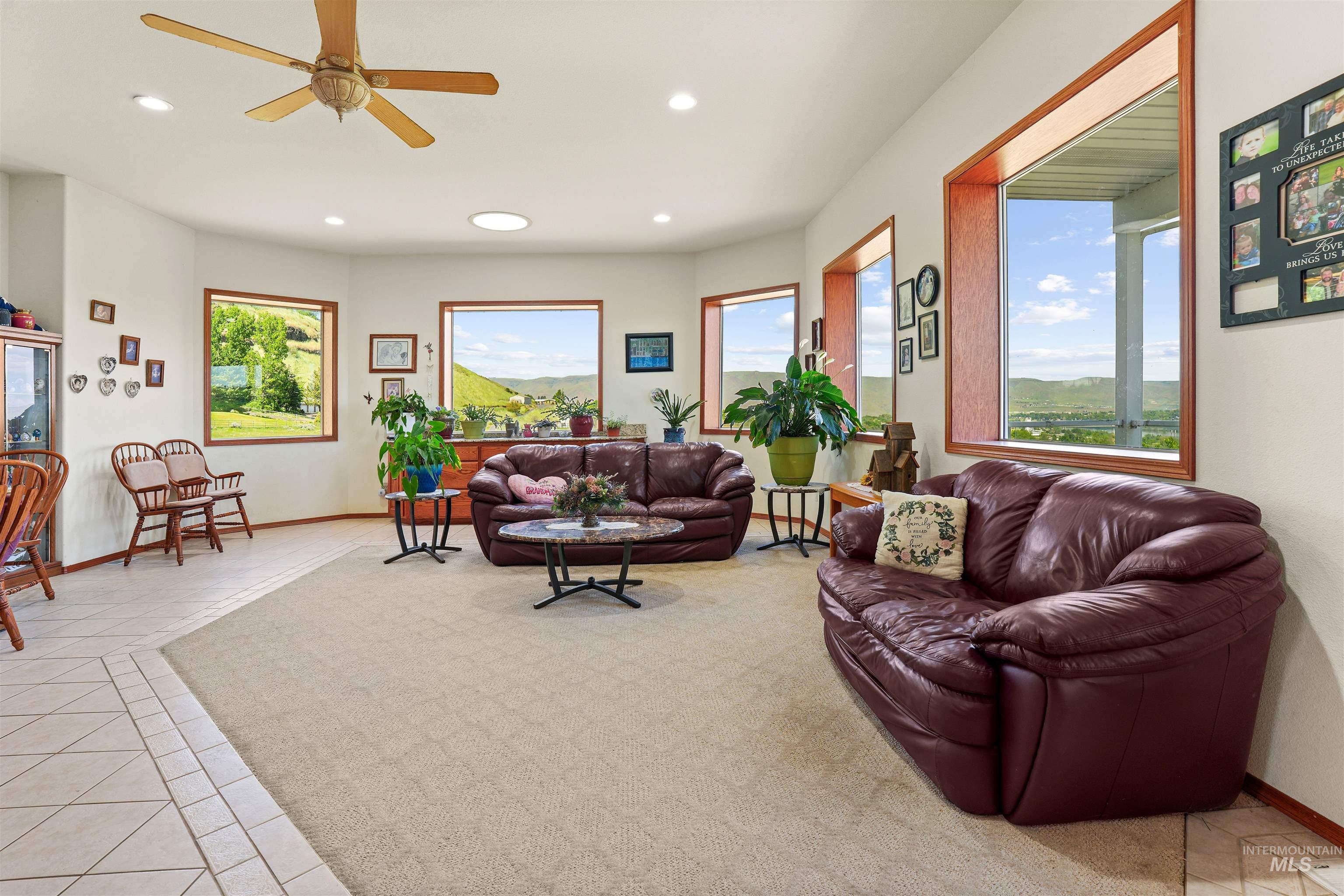 2750 S Perry Lane, Clarkston, Washington 99403, 6 Bedrooms, 3 Bathrooms, Residential For Sale, Price $925,000,MLS 98985082