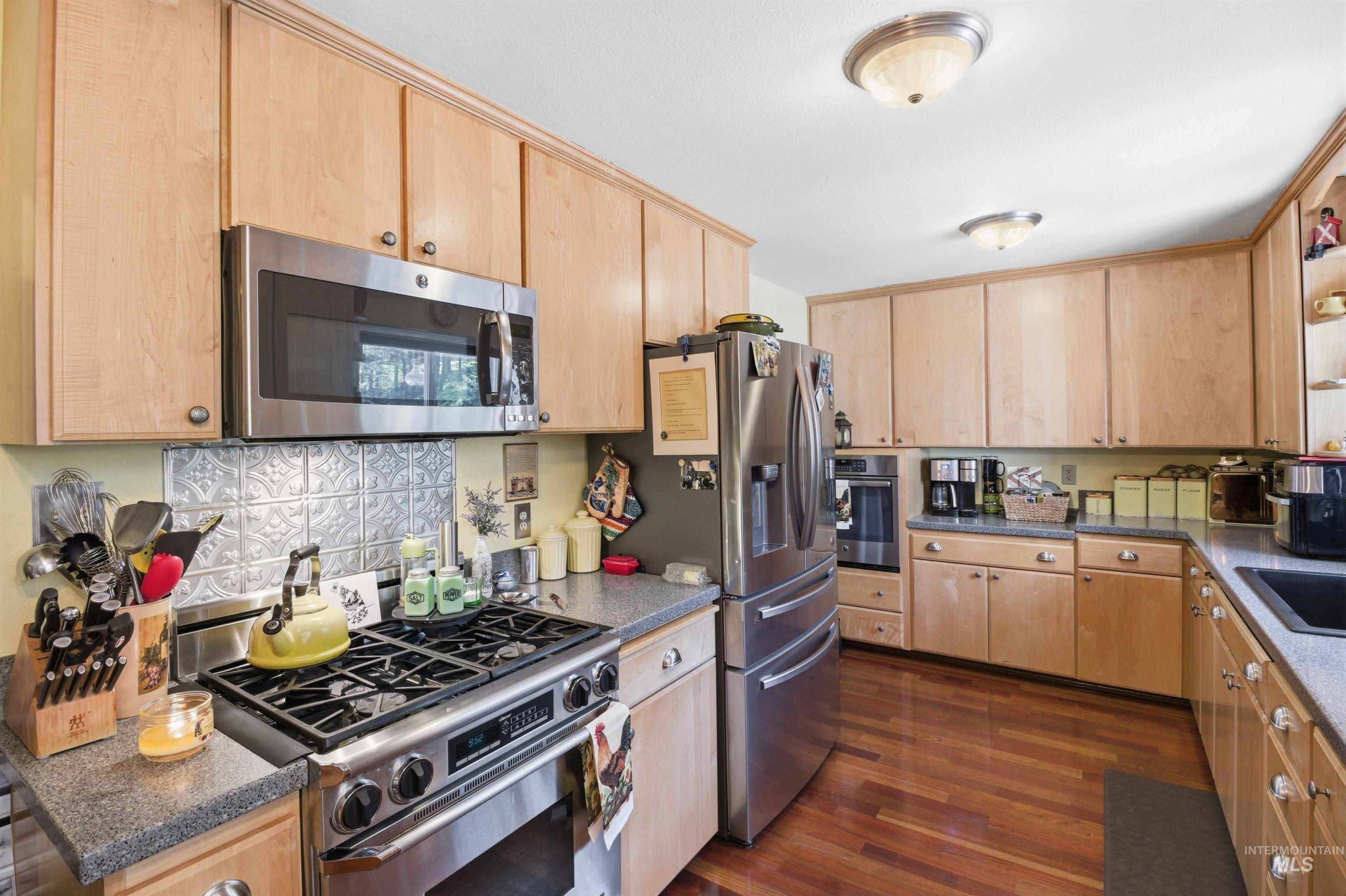 1140 Lyon Rd, Moscow, Idaho 83843, 5 Bedrooms, 3 Bathrooms, Residential For Sale, Price $910,000,MLS 98985083