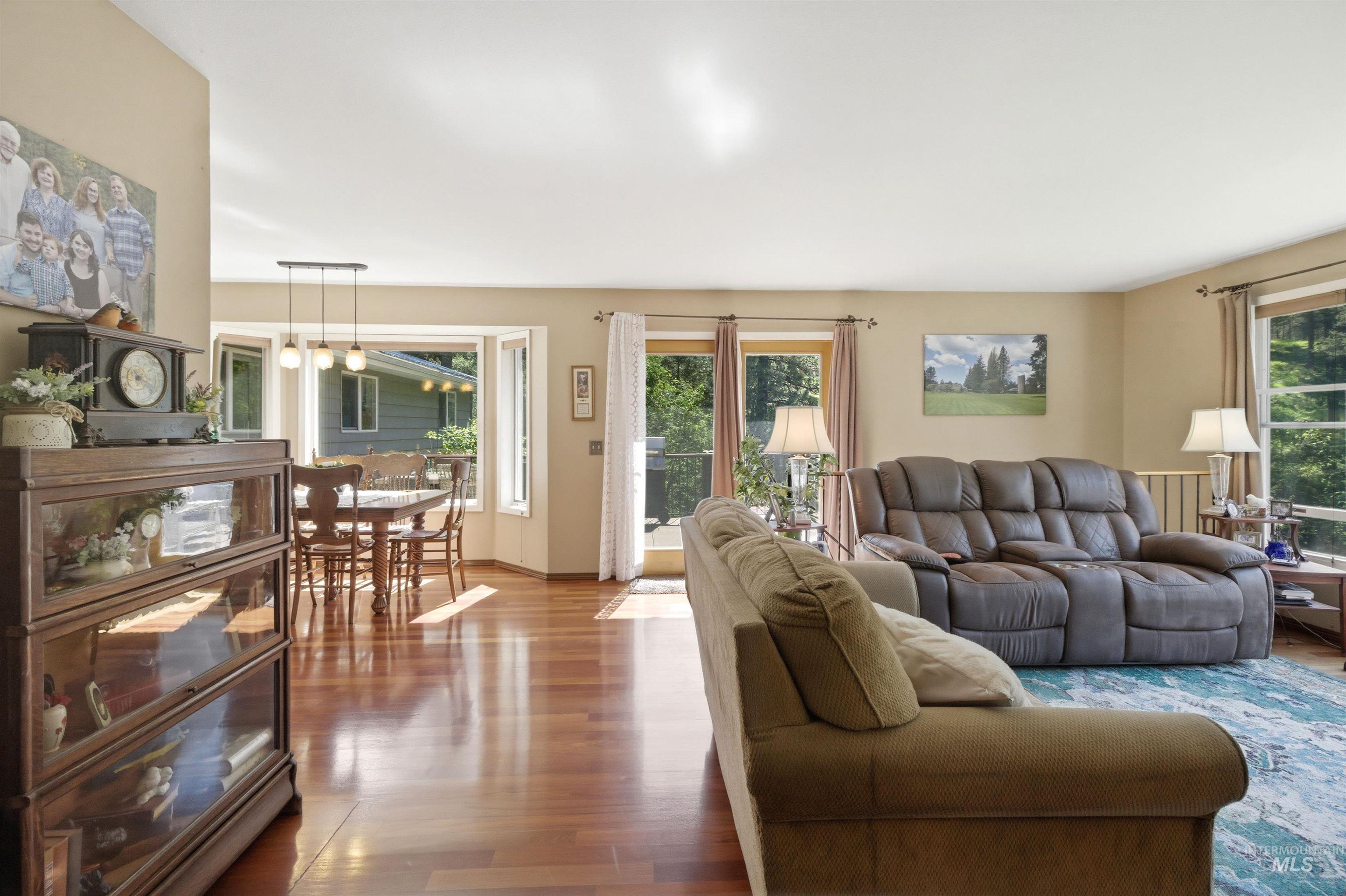 1140 Lyon Rd, Moscow, Idaho 83843, 5 Bedrooms, 3 Bathrooms, Residential For Sale, Price $910,000,MLS 98985083