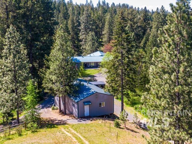1140 Lyon Rd, Moscow, Idaho 83843, 5 Bedrooms, 3 Bathrooms, Residential For Sale, Price $910,000,MLS 98985083