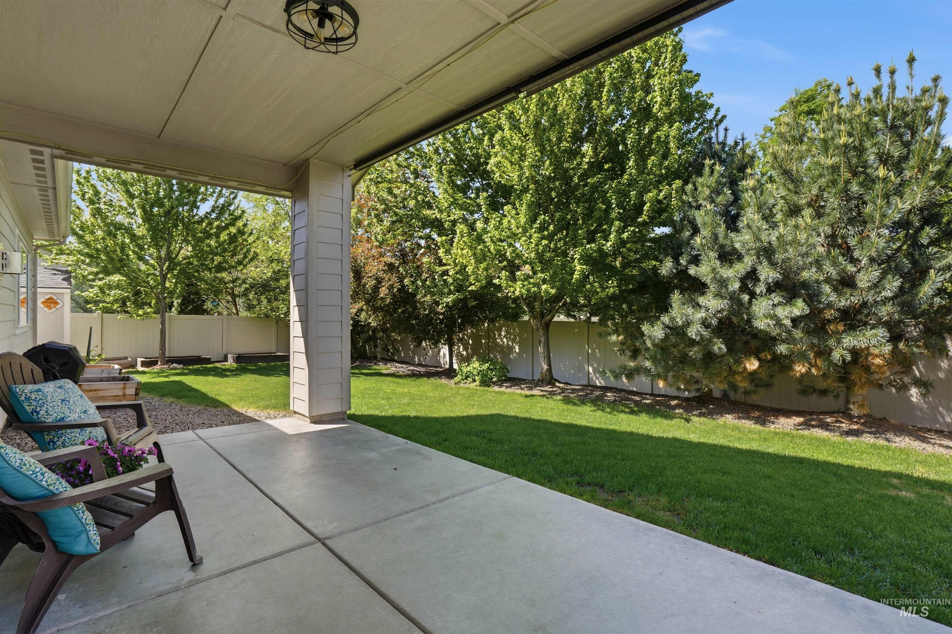 891 N Tullshire Way, Eagle, Idaho 83616, 4 Bedrooms, 2 Bathrooms, Residential For Sale, Price $639,900,MLS 98985084
