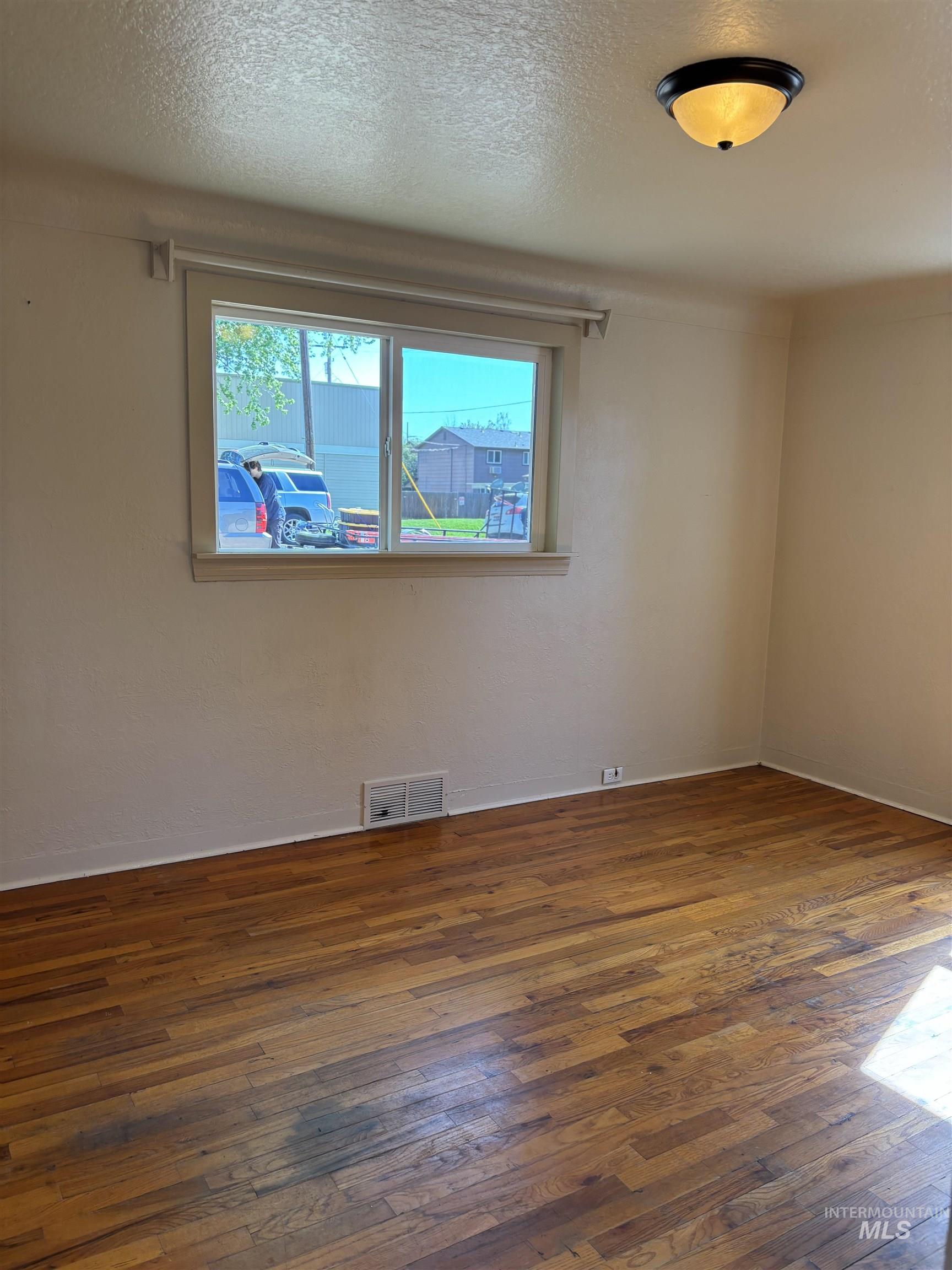 5116 W Morris Hill Rd, Boise, Idaho 83706, 2 Bedrooms, 1 Bathroom, Residential For Sale, Price $315,000,MLS 98985085