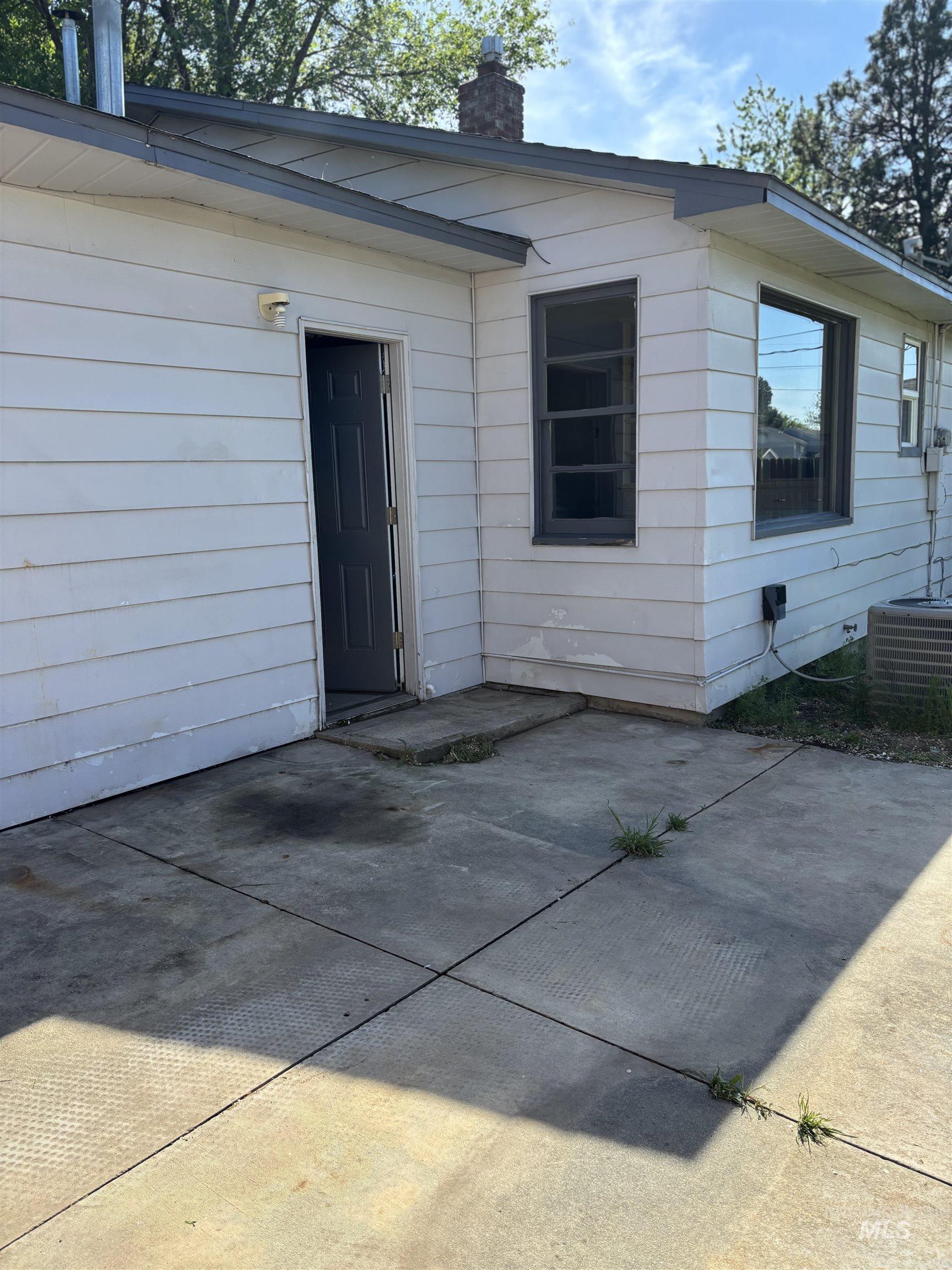 5116 W Morris Hill Rd, Boise, Idaho 83706, 2 Bedrooms, 1 Bathroom, Residential For Sale, Price $315,000,MLS 98985085