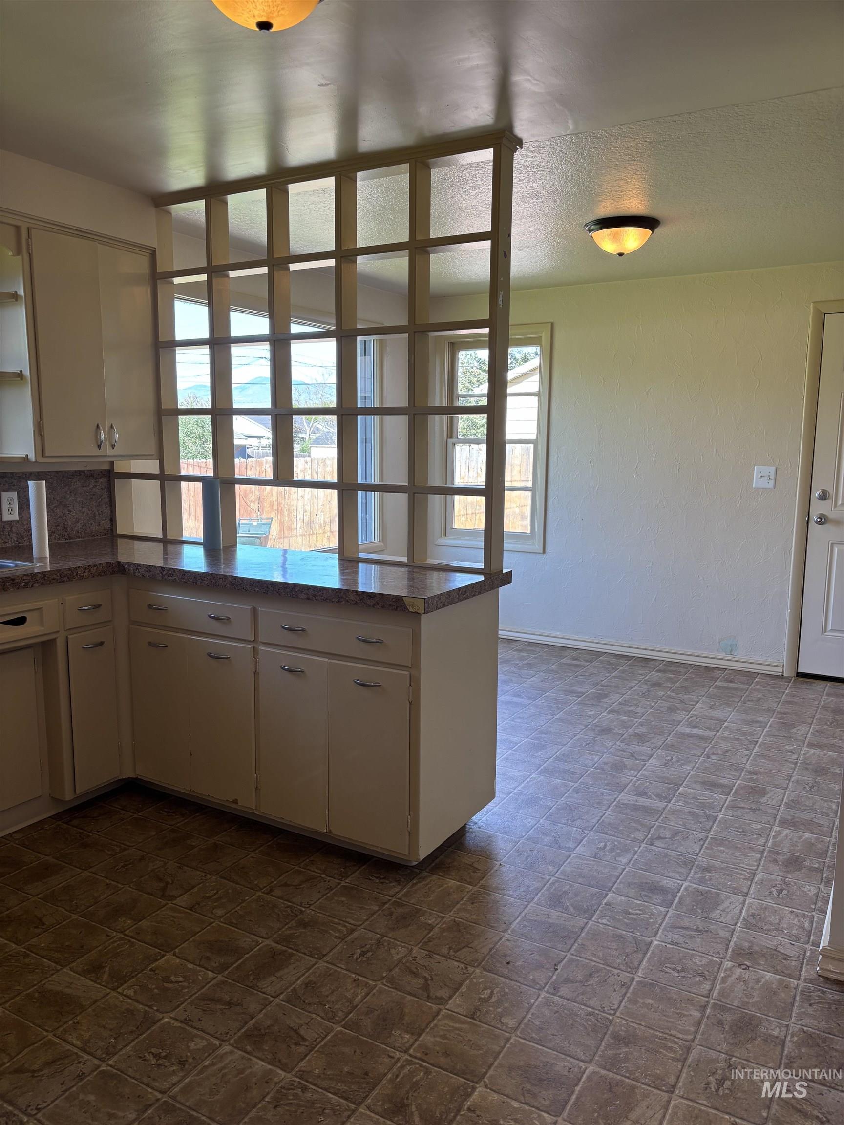 5116 W Morris Hill Rd, Boise, Idaho 83706, 2 Bedrooms, 1 Bathroom, Residential For Sale, Price $315,000,MLS 98985085