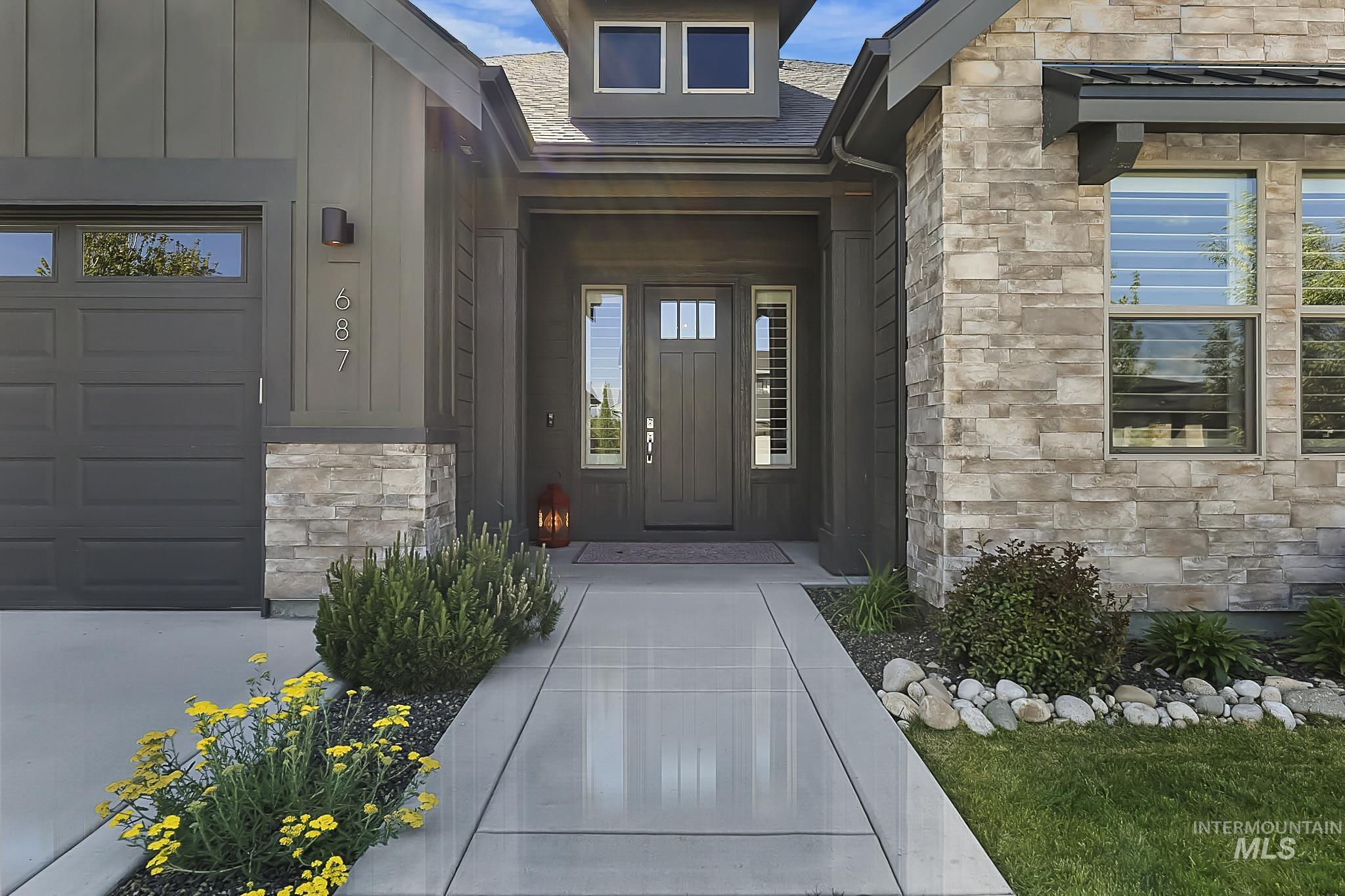 687 S Short Ln, Eagle, Idaho 83616-4103, 3 Bedrooms, 3 Bathrooms, Residential For Sale, Price $780,000,MLS 98985087
