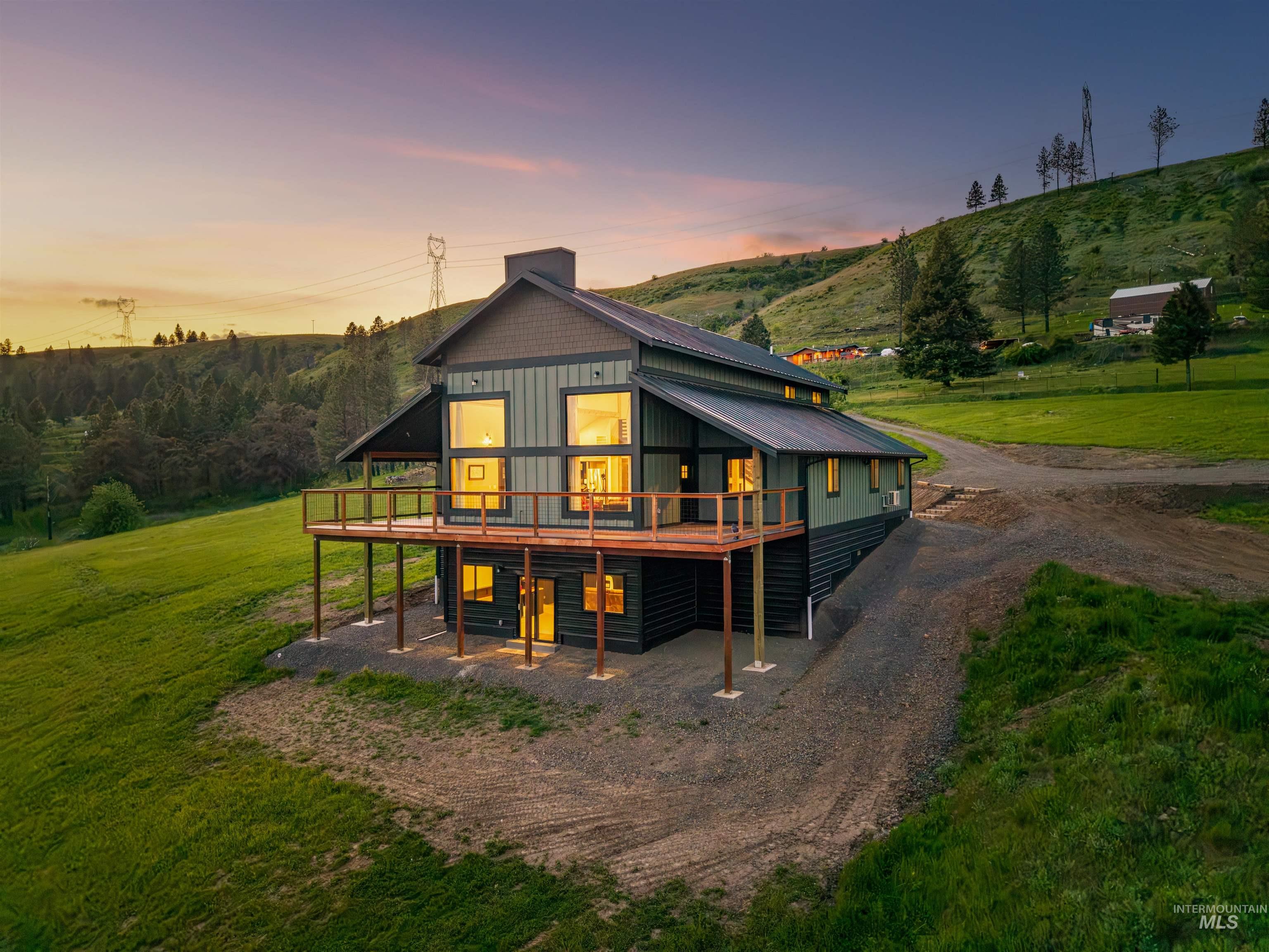 520 Valley View Dr, Lenore, Idaho 83541, 5 Bedrooms, 4 Bathrooms, Residential For Sale, Price $769,000,MLS 98985092