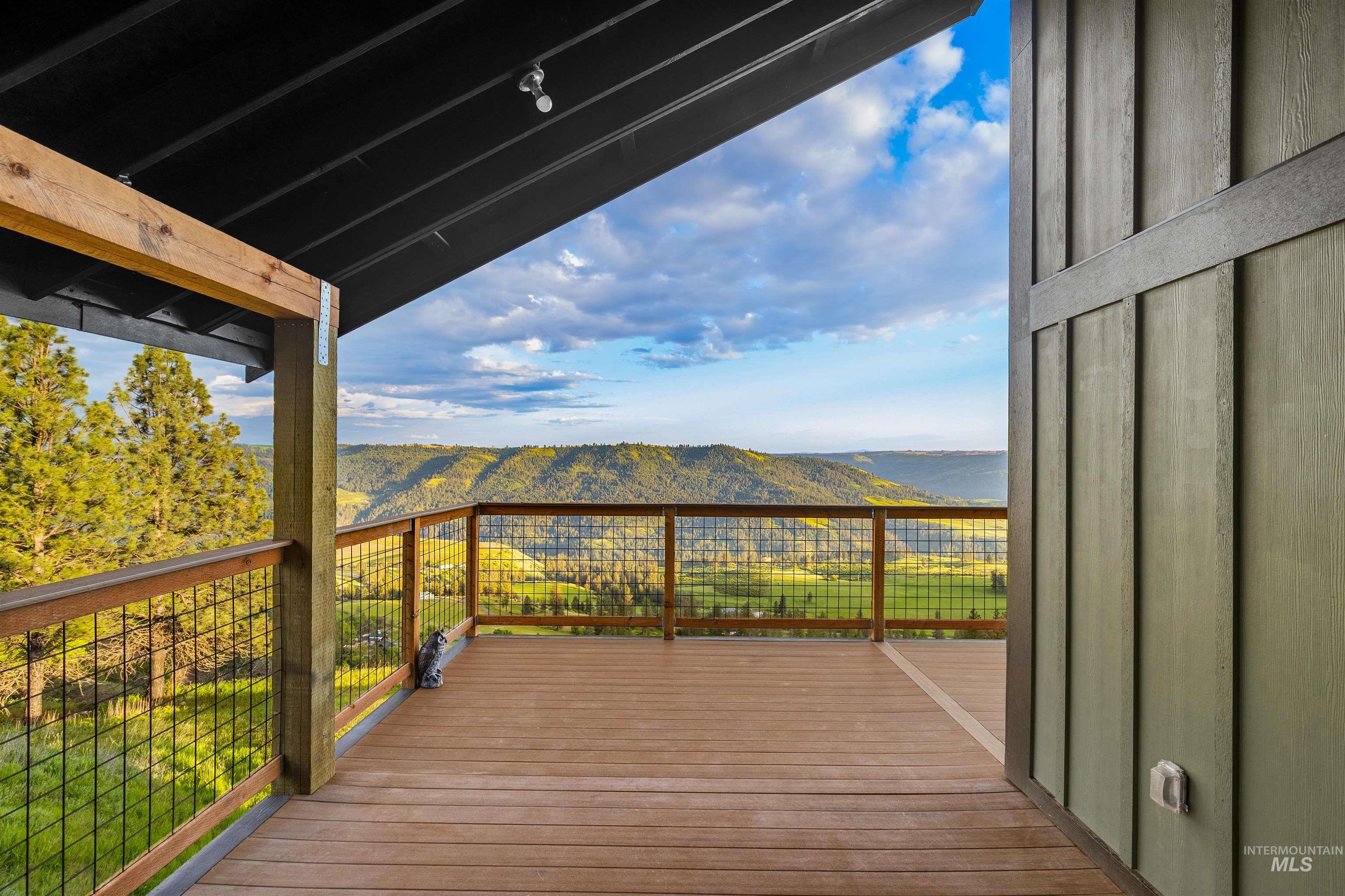 520 Valley View Dr, Lenore, Idaho 83541, 5 Bedrooms, 4 Bathrooms, Residential For Sale, Price $769,000,MLS 98985092